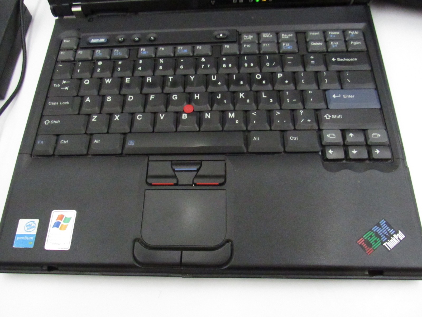 IBM ThinkPad 2373 4TU Vintage Laptop Intel Pentium M w/ Charger Bag Read