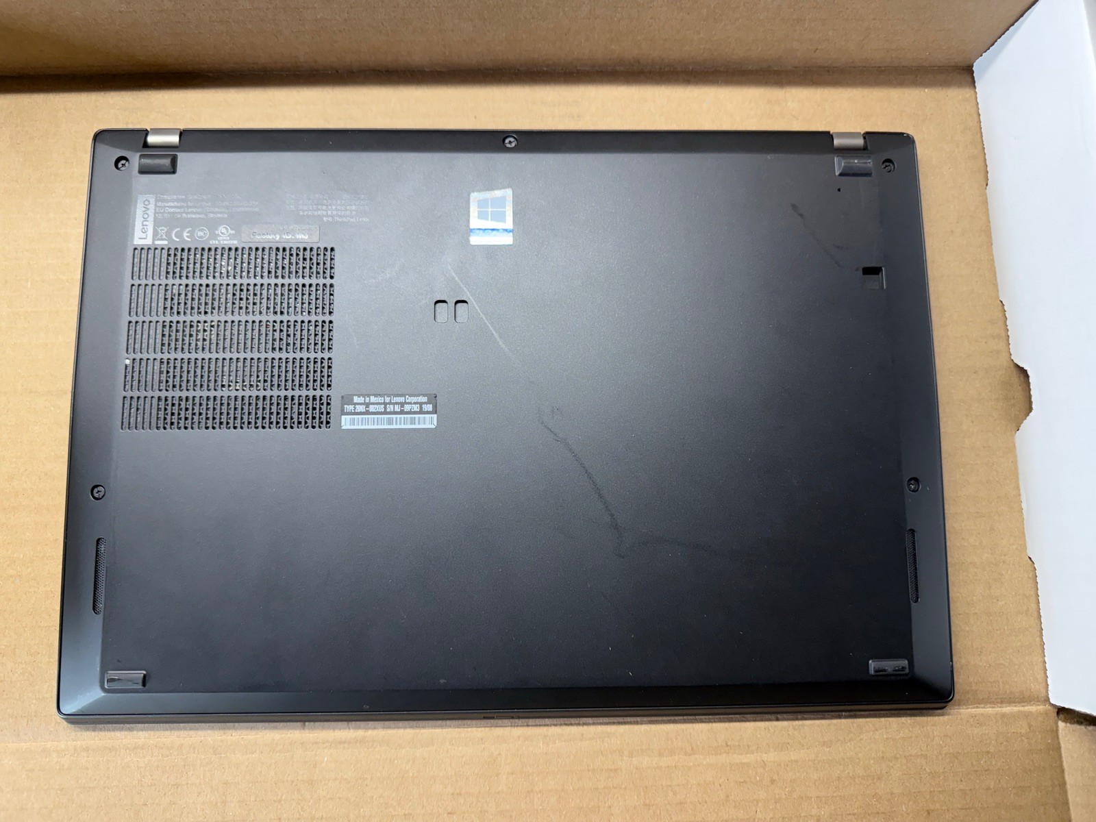 Lenovo Thinkpad T490s i7-8665U 1.9GHz, 8GB, 14″, No Drive, Dock, AC Adapter