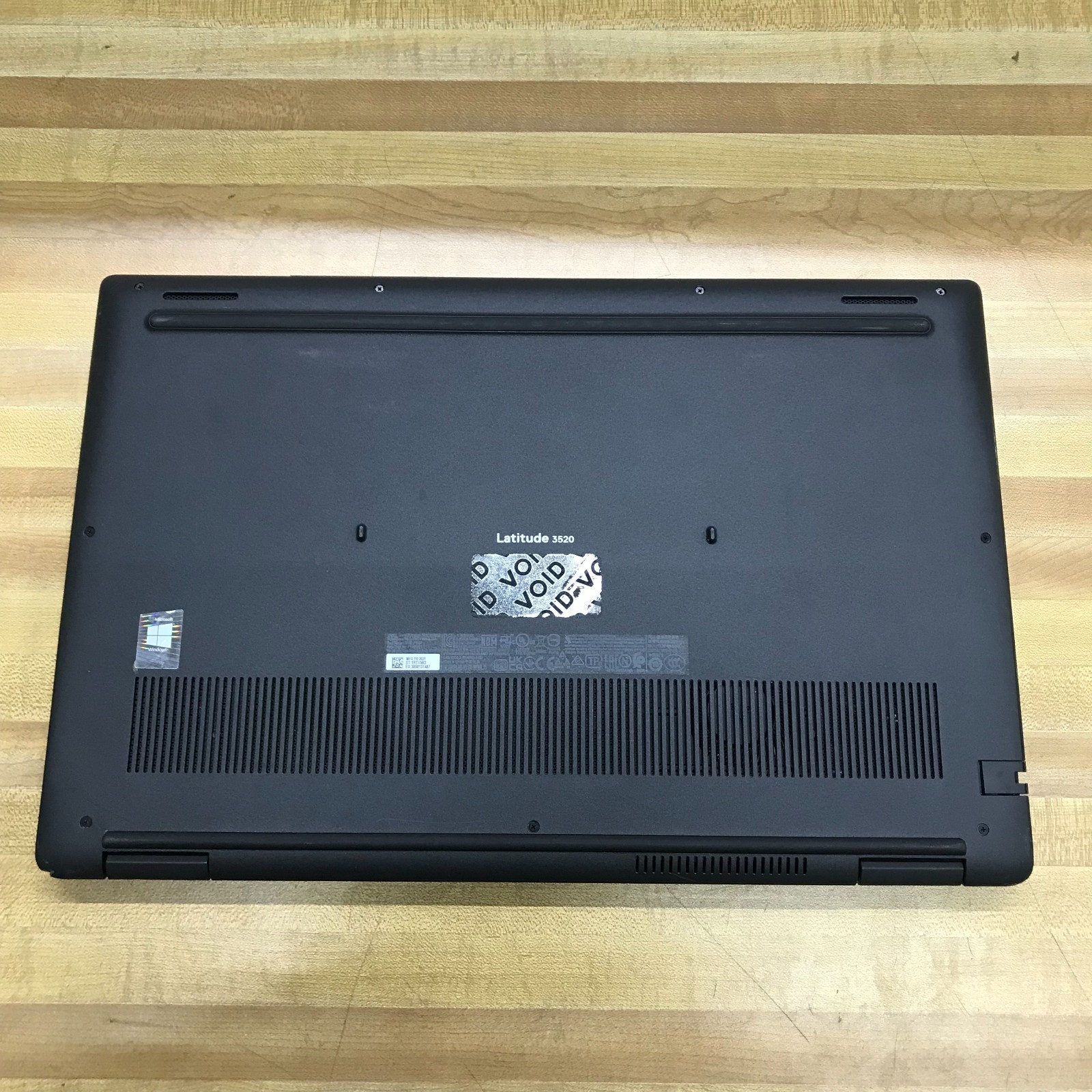 Dell Latitude 3520 15.6″ i5-1135G7 2.4GHz 8GB RAM 256GB SSD (Windows 11 Pro)