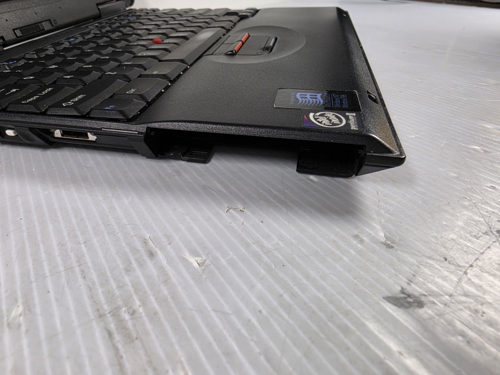 VINTAGE IBM ThinkPad 570 Type 2644 13″ Laptop Intel Pentium READ