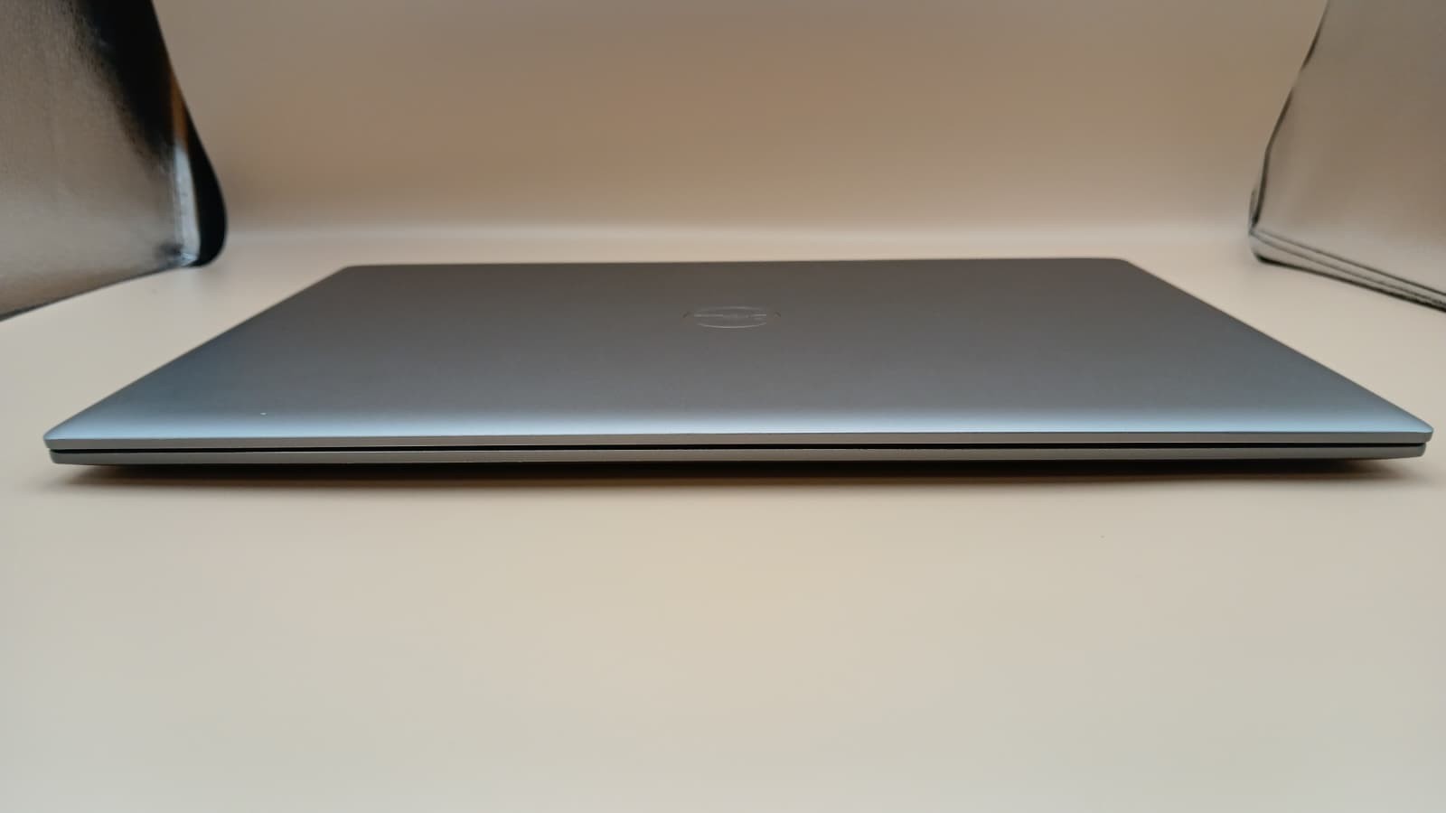 Dell Vostro 5620 16″ i5-1240P 16GB RAM 512GB SSD Win11 Pro Business Laptop