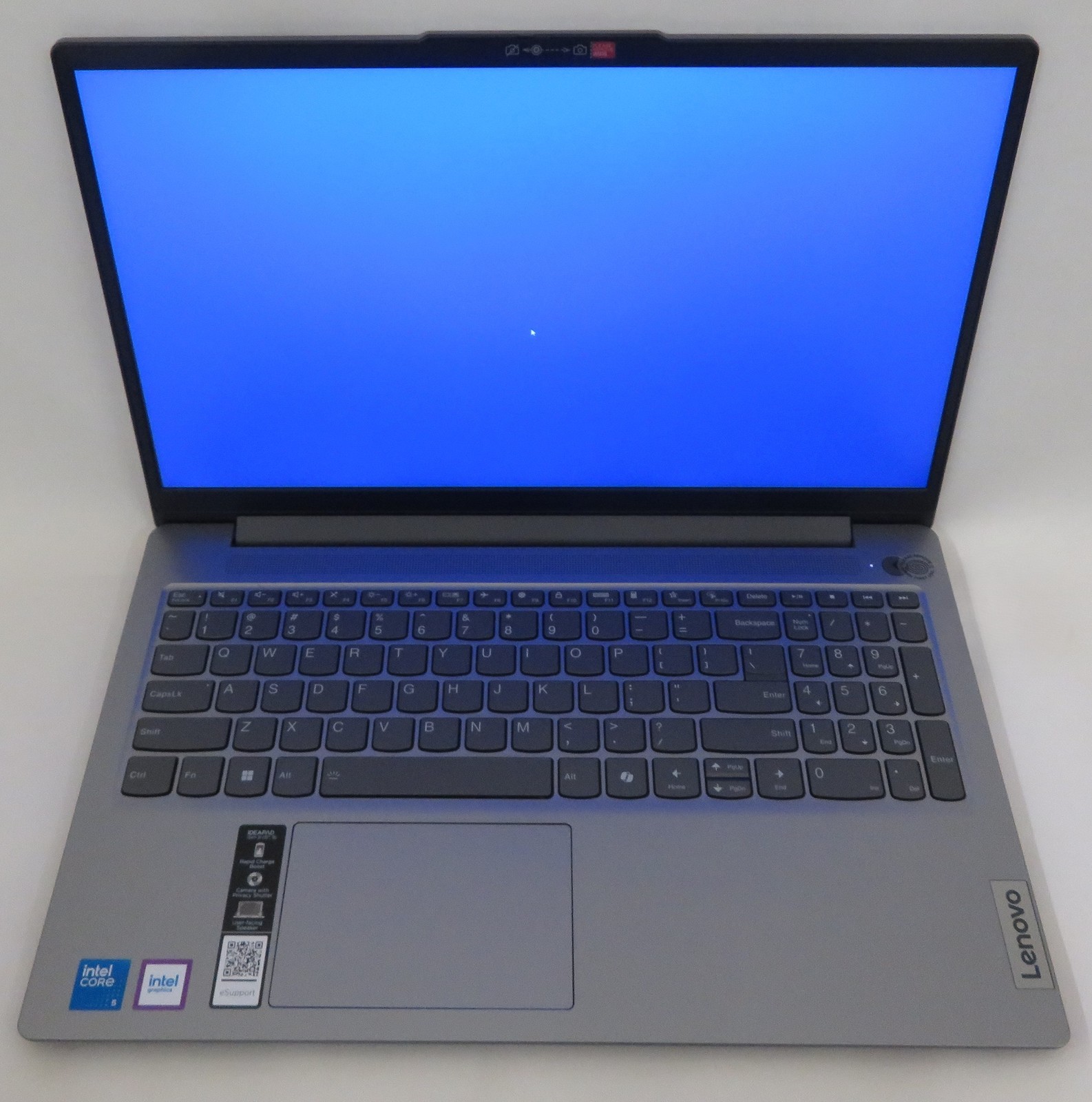 Lenovo IdeaPad Slim 3 15IRU9 CORE 5 120U 1.4GHz 8GB RAM 256GB Windows 11