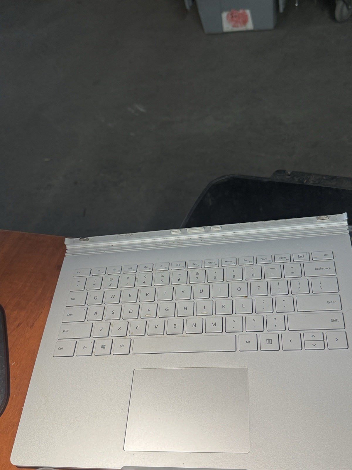 Microsoft Surface Book 2 1832 13.5″ i5-7300U 2.6GHz 8GB 256GB SSD includes power