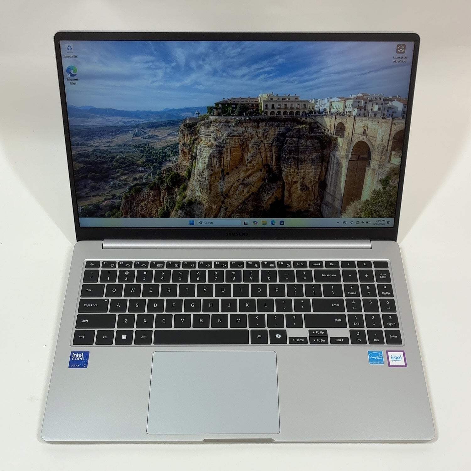 Samsung Galaxy Book5 750XHD 15.6″ Ultra 7 255U 2.2GHz 16GB RAM 512GB SSD