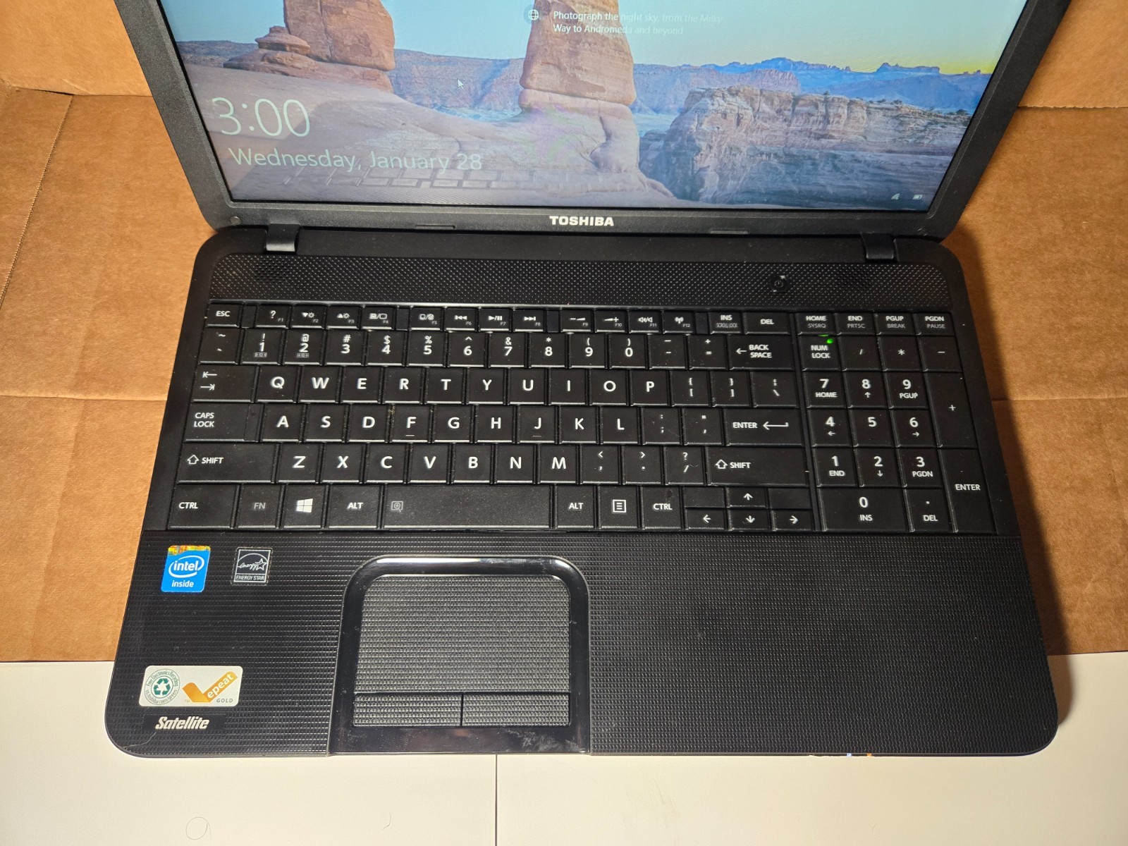 Toshiba Satellite C850- Intel 8GB DDR3 320Gb Laptop Computer