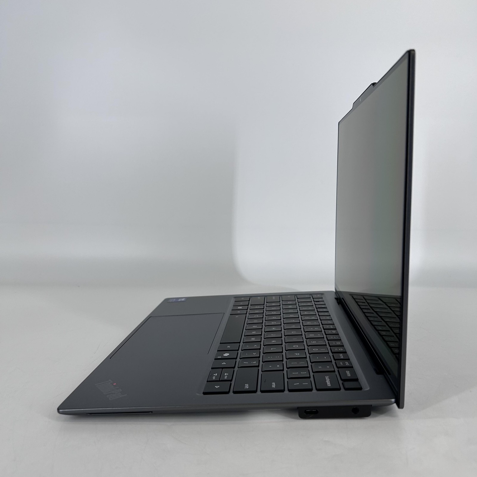 Lenovo ThinkPad X9 14 QHD+ TOUCH 2.2 GHz Ultra 7 268V 32GB 1TB SSD – LCD BLEED