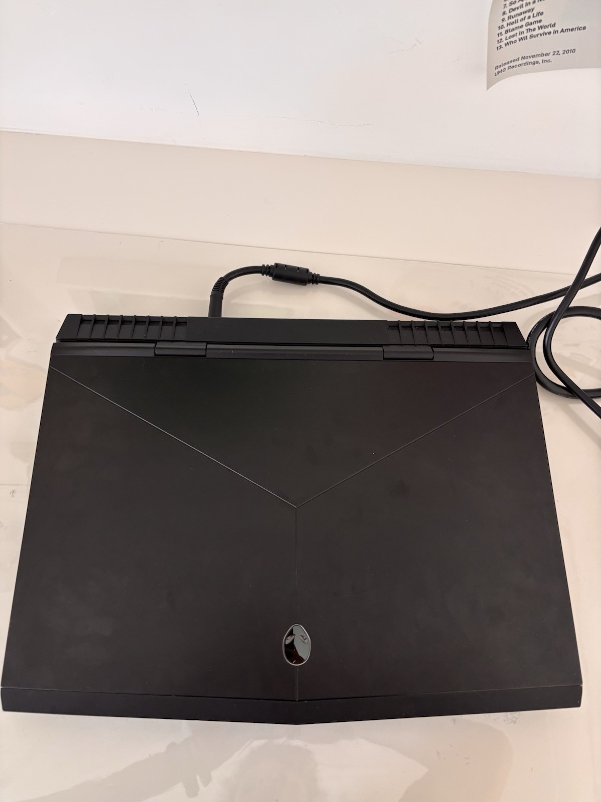 Alienware 17 R5 – i7-8750H – 16GB – GTX 1070 – 1TB HDD / 256GB SSD (CRCKD SCRN)