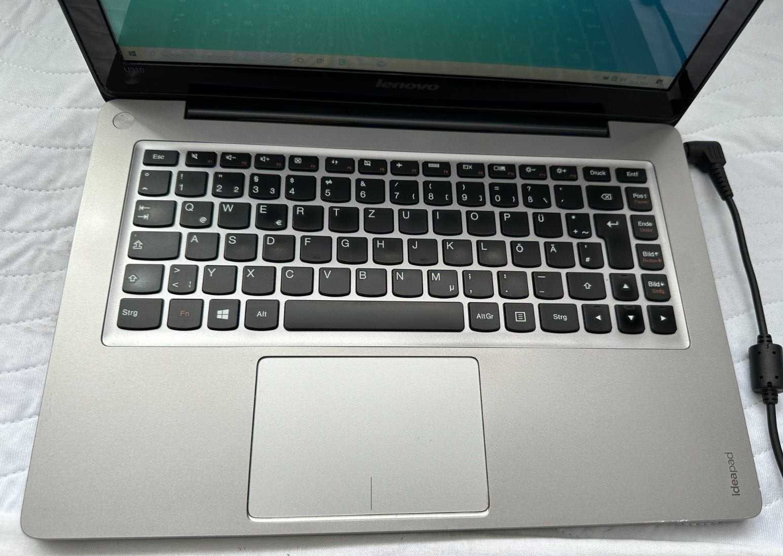 Lenovo Ideapad U310 – Core i3 – 500GB HDD – Windows 10 – Notebook / Laptop