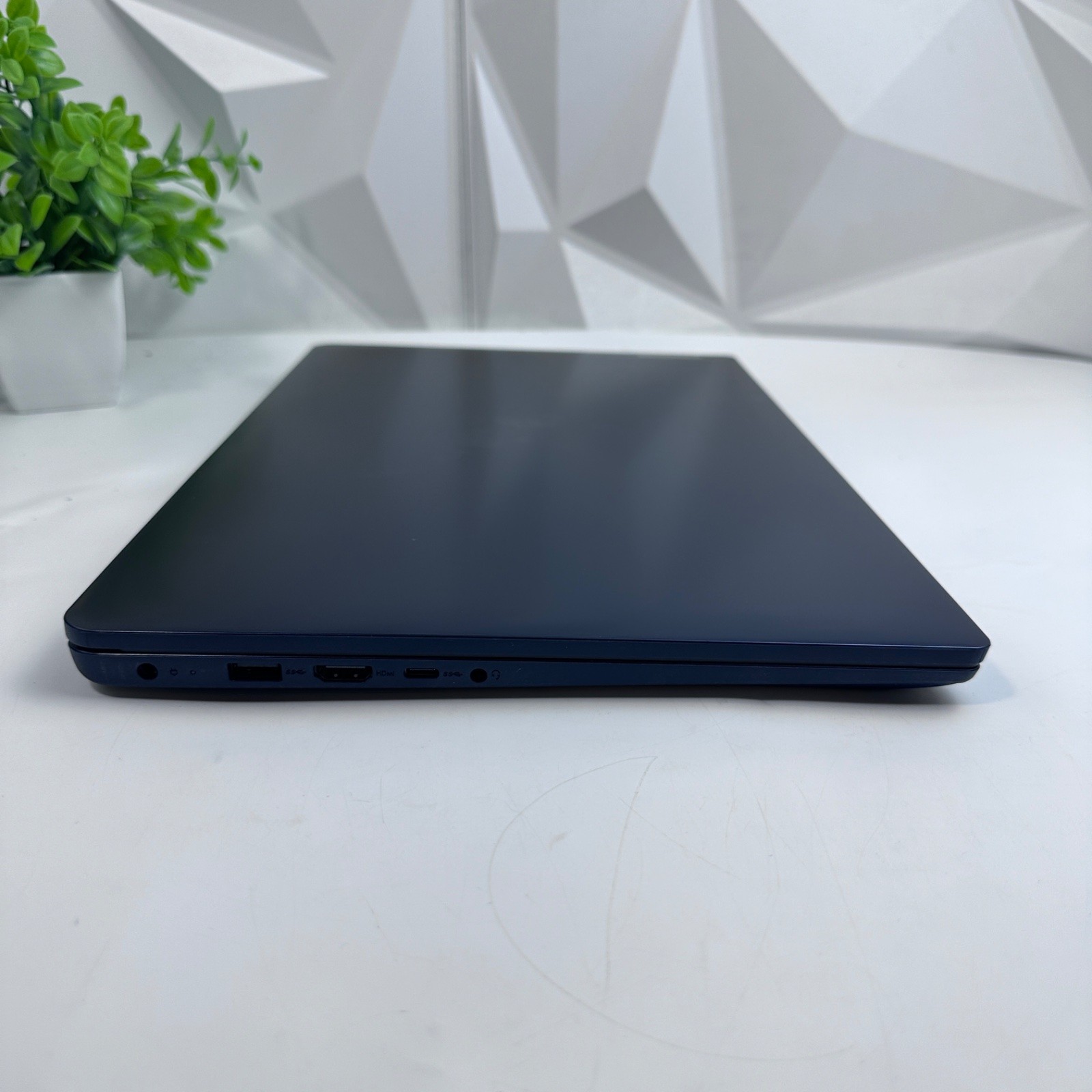 Lenovo IdeaPad 1 15 Laptop, 15.6″ FHD, Ryzen 5 7520U, 8GB, 256GB SSD