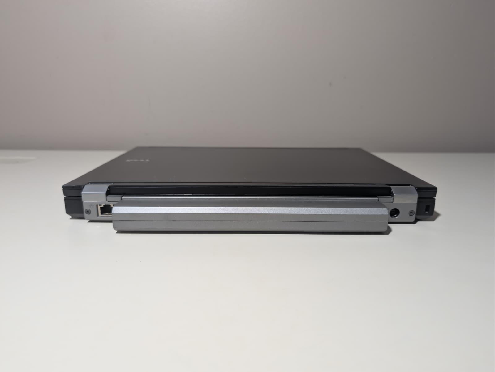 Dell Latitude E4300 | C2D 2GB RAM 160GB HDD | Win XP Pro 32-Bit | DVD+RW