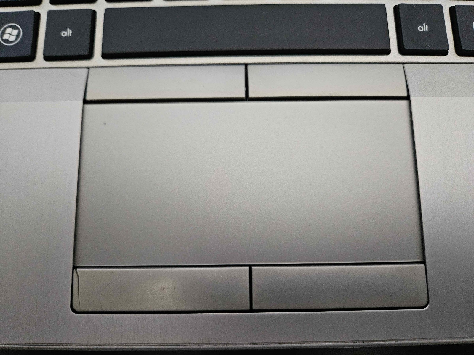 (READ) HP EliteBook 8460p Core i5 8 GB RAM 500 GB HDD Linux Mint