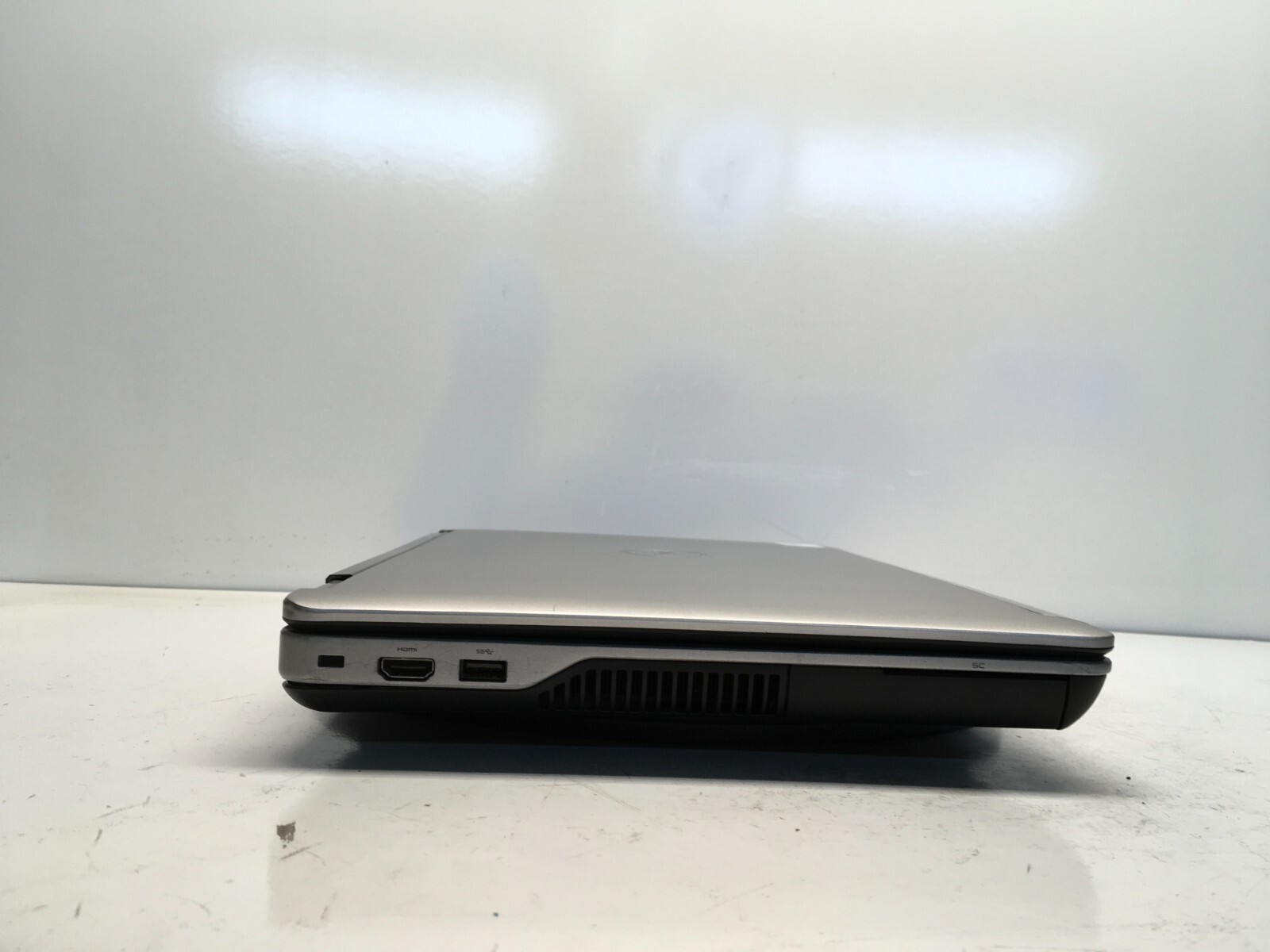 Dell Precision M2800 Intel i7-4710MQ 2.5GHz 16 GB NO HDD – Bad CD Drive