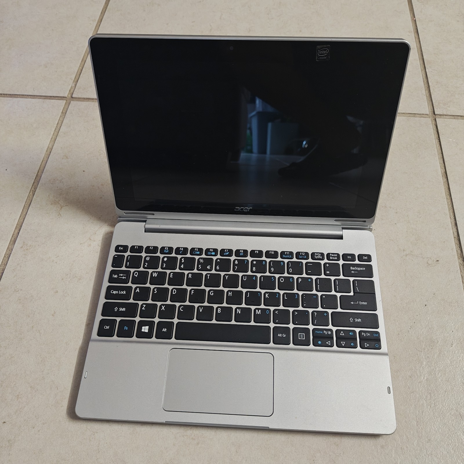 Acer Aspire Switch 10 T77H462 2-in-1 Windows Laptop – UNTESTED #3893