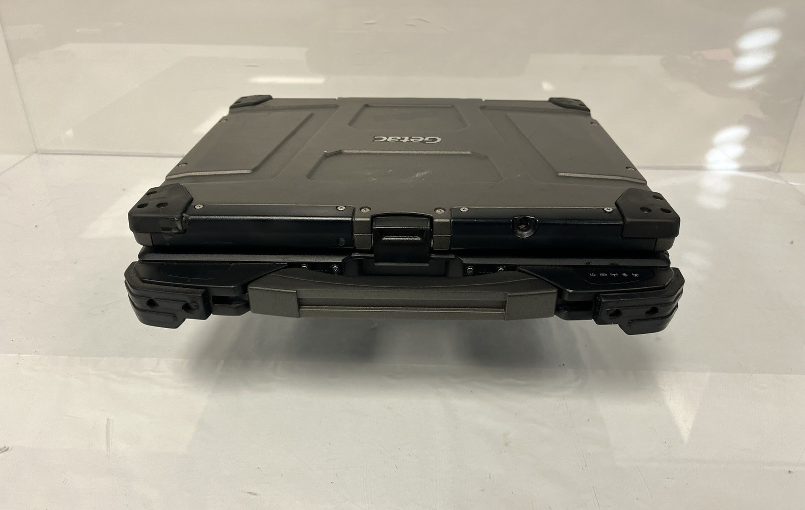 Getac B300 G5 Rugged Touch 13.3″ i5-4300M 2.60GHz 4GB Ram 128GB SSD 12680 Hours