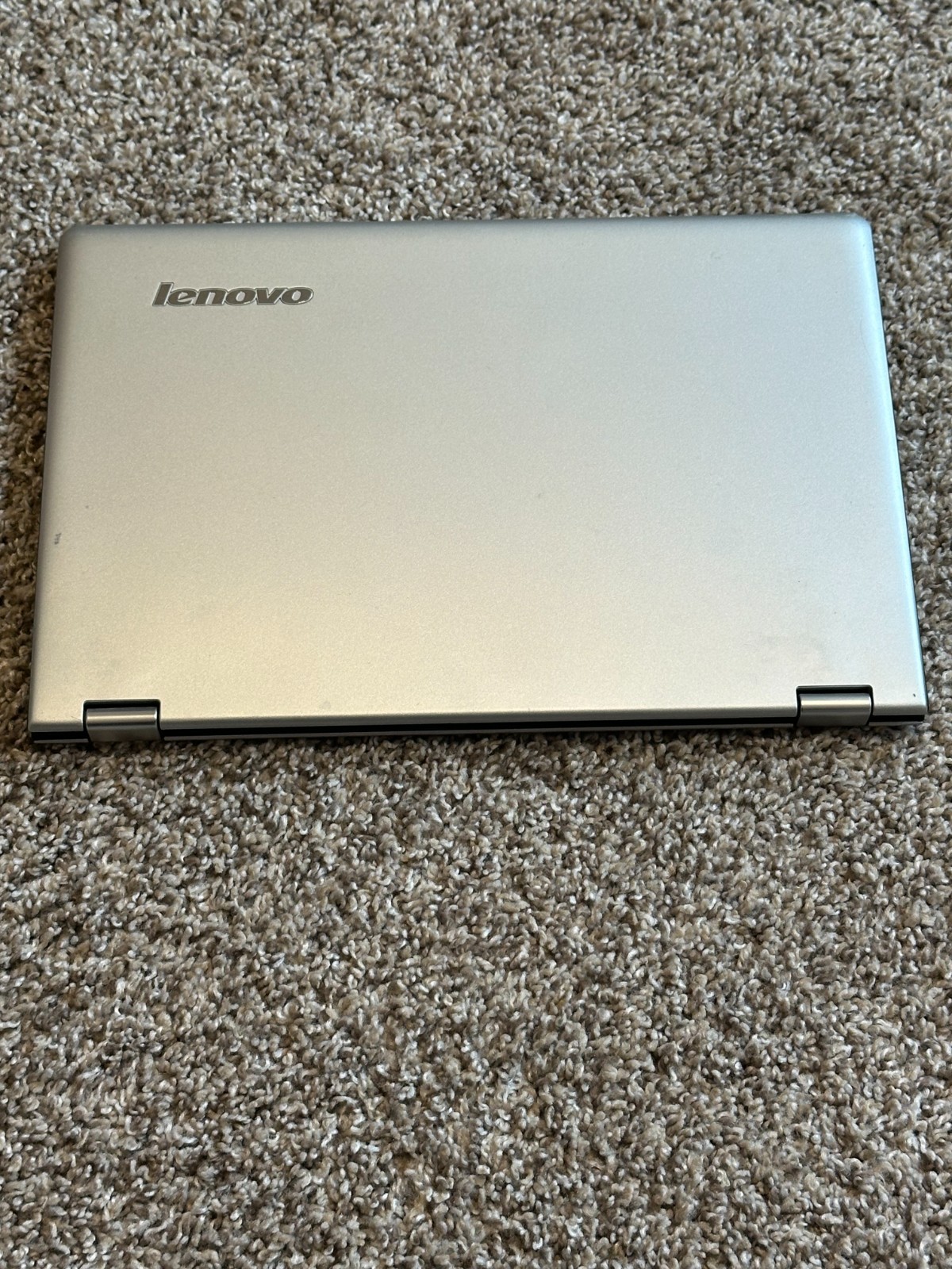 LENOVO YOGA 700-11isk 2in1, Silver , 8GB Ram Windows 10, with Power Cord
