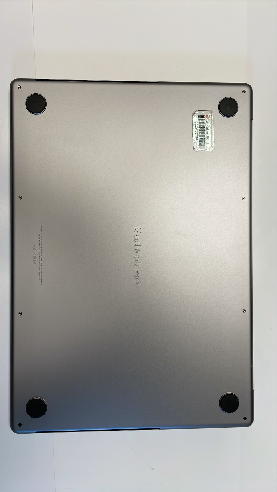 Apple MacBook Pro M1 MK183LL/A 16GB RAM 512GB SSD 16In Retina XDR 1800 x 1200