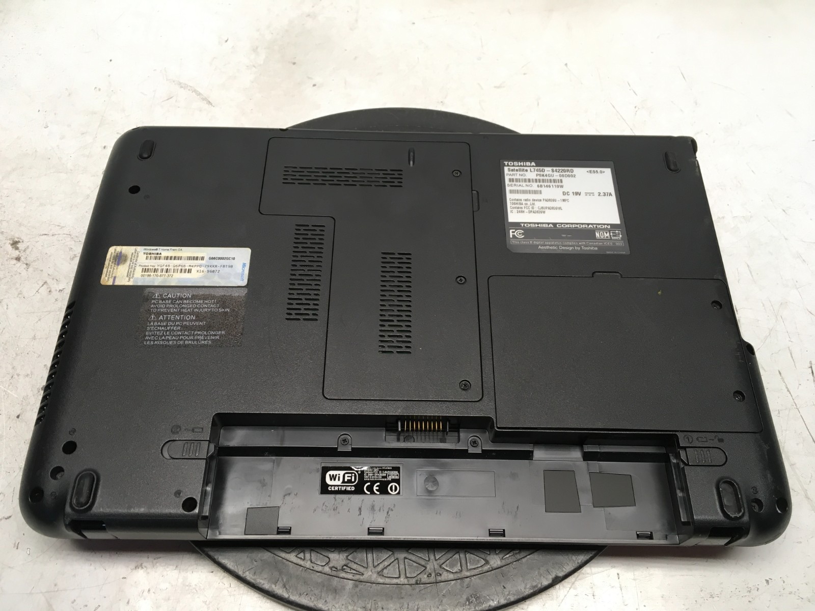 Toshiba Satellite L745D-S4220RD AMD E-350 1.6GHz 4 GB NO HDD