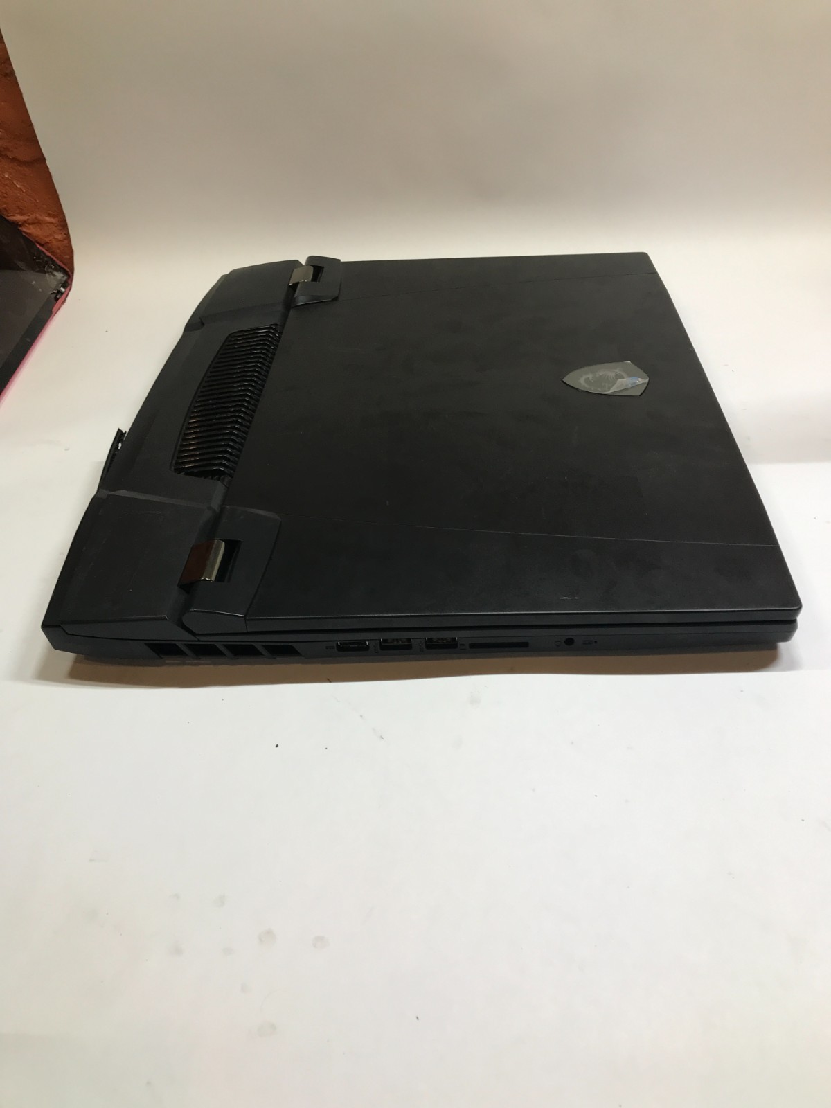 MSI Titan GT77HX 13VI-028US 17″ 4K Intel i9-13980HX 8GB RAM NO SSD/OS RTX 4090