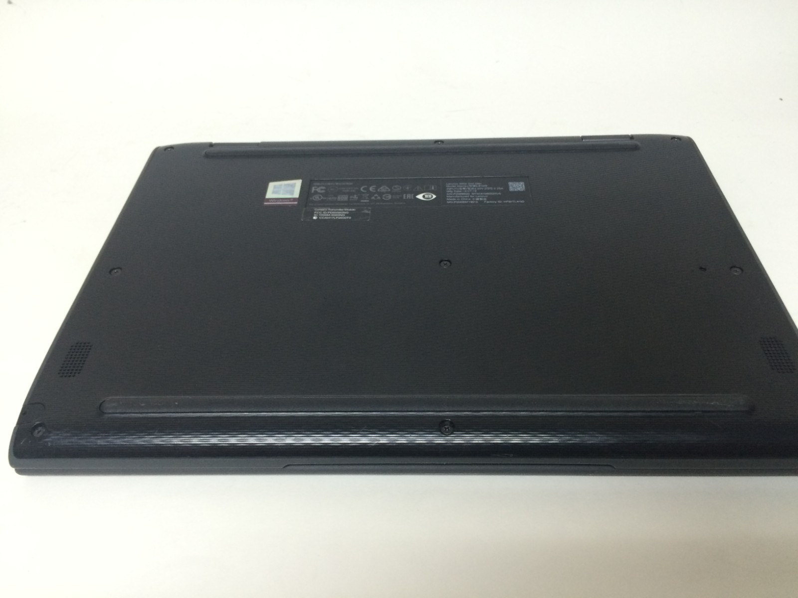 Lenovo 300e 2nd Gen Pentium N5000 1.10 GHz 8 GB 256 NVMe SSD Win 11 AC Adapter
