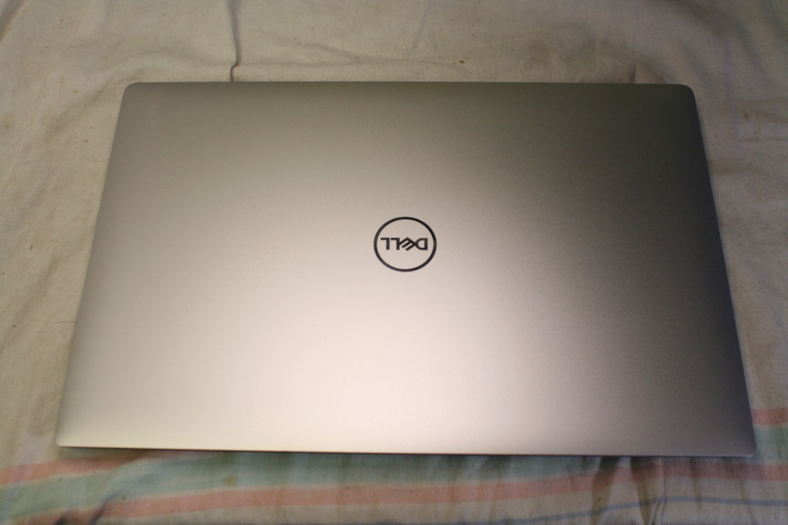 Dell XPS 15 7590 15.6″ i7-9750H ,2.60GHz- 256GB SSD – 16GB RAM – GTX 1650 – W11