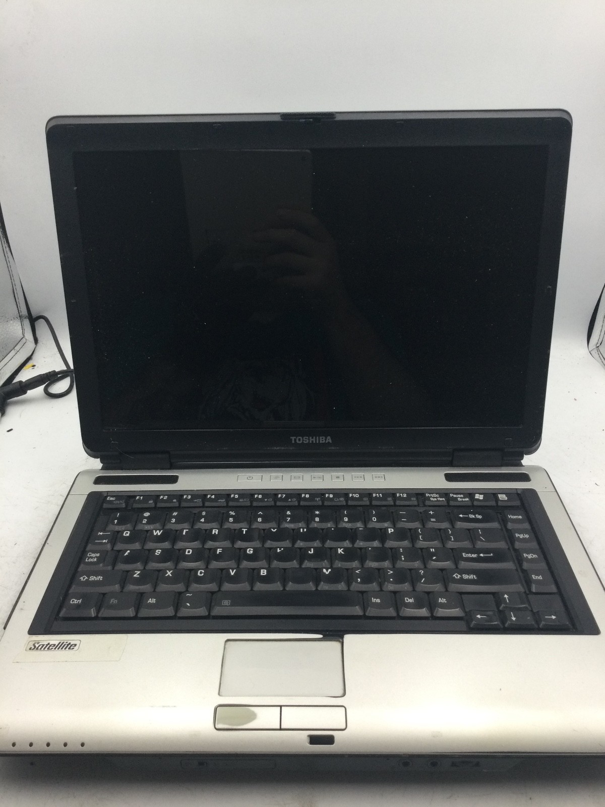 SATELLITE M105-S3041 – FOR PARTS – INTEL CORE SOLO – NO RAM -READ DESCRIPTION-BB