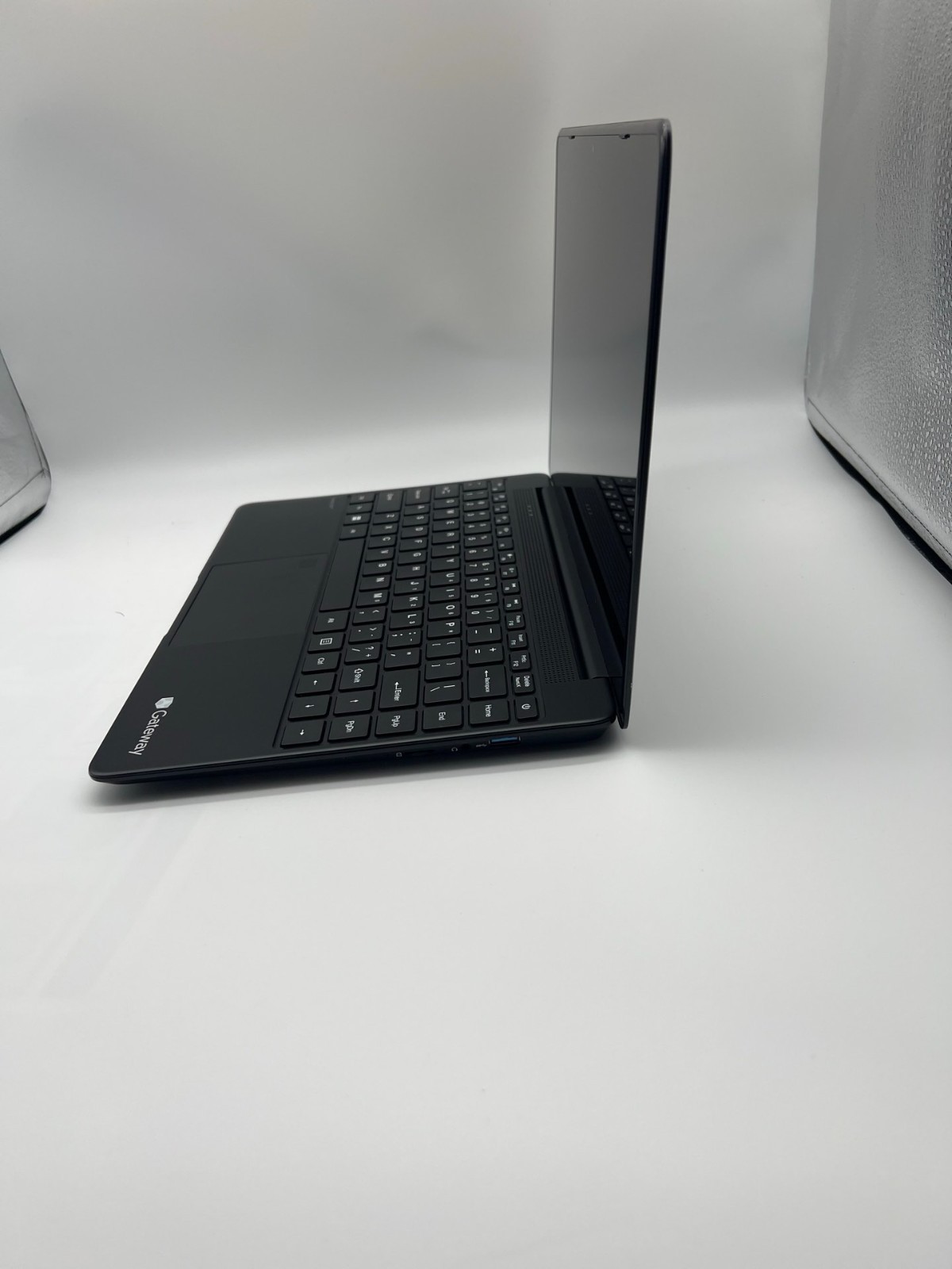 Gateway 14.1 Ultra Slim Notebook FHD Intel® Core™ I5-1135G7 16/512GB win 11 pro