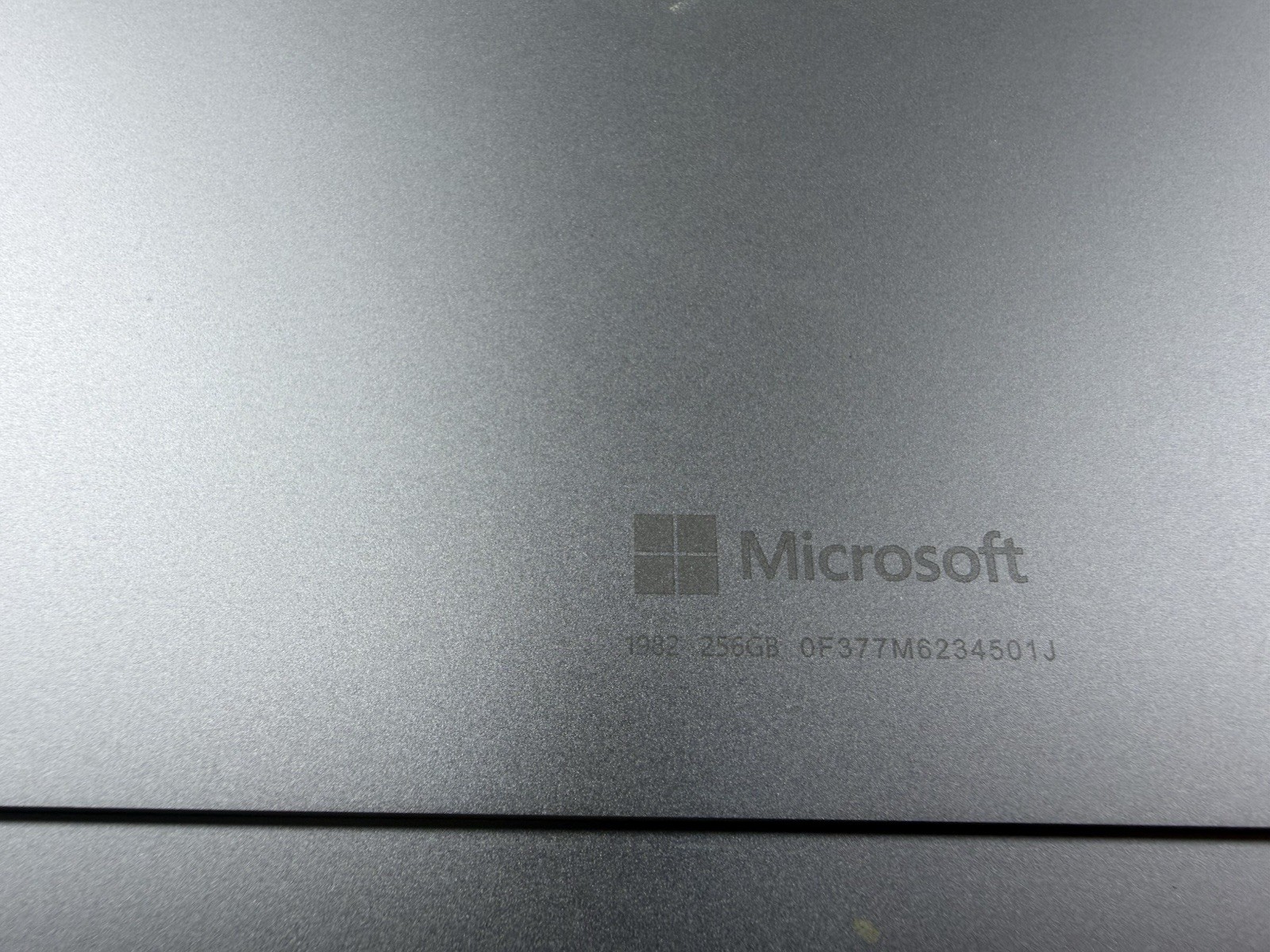 Microsoft Surface Pro 8 (1982) i5-1145G7 – 16GB RAM – 256GB 120Hz – Win 11 Pro
