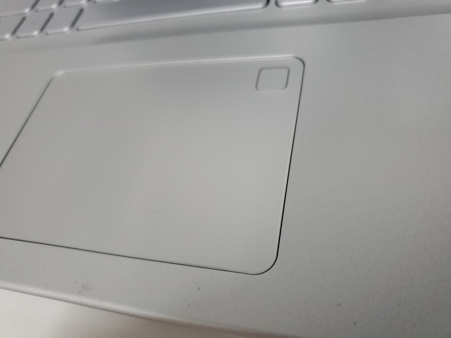 Asus Vivobook X712F i5-8265U 1.60GHz 8GB RAM 1TB HDD Windows 11 Pro