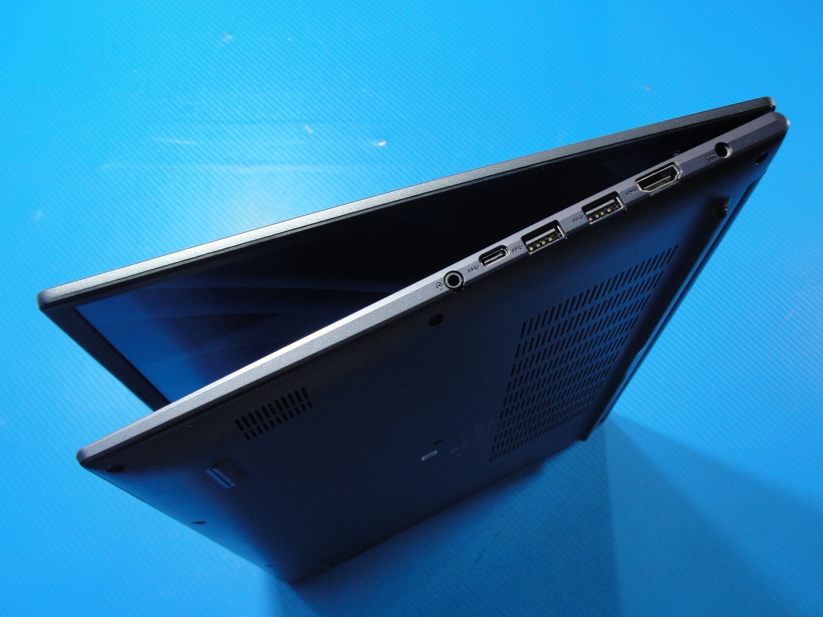 Asus VivoBook M1703QA 17″ AMD Ryzen 5 5600H 3.3GHz 8GB 512GB-Charger No included