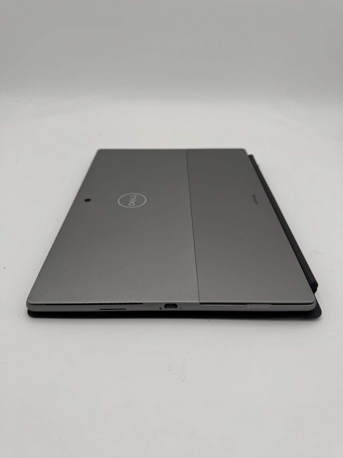 Dell Latitude 7320 Detachable Laptop i5-1140G7 @ 1.10GHZ 16GB RAM 256 SSD, NO OS