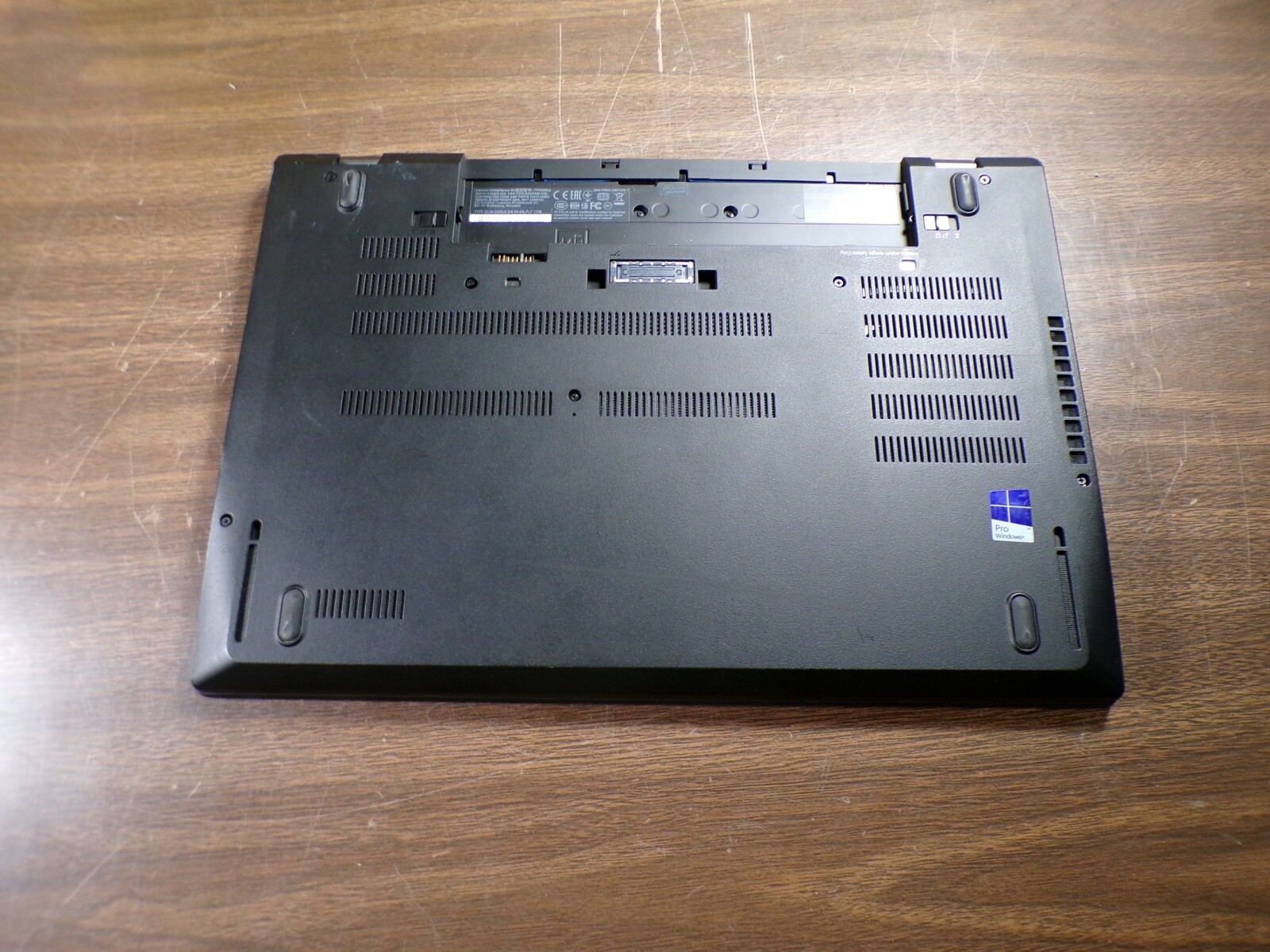 THINKPAD LENOVO T570 INTEL CORE I5-6300U 2.40GHZ 4GB RAM **NO HD/ NO CADDIE