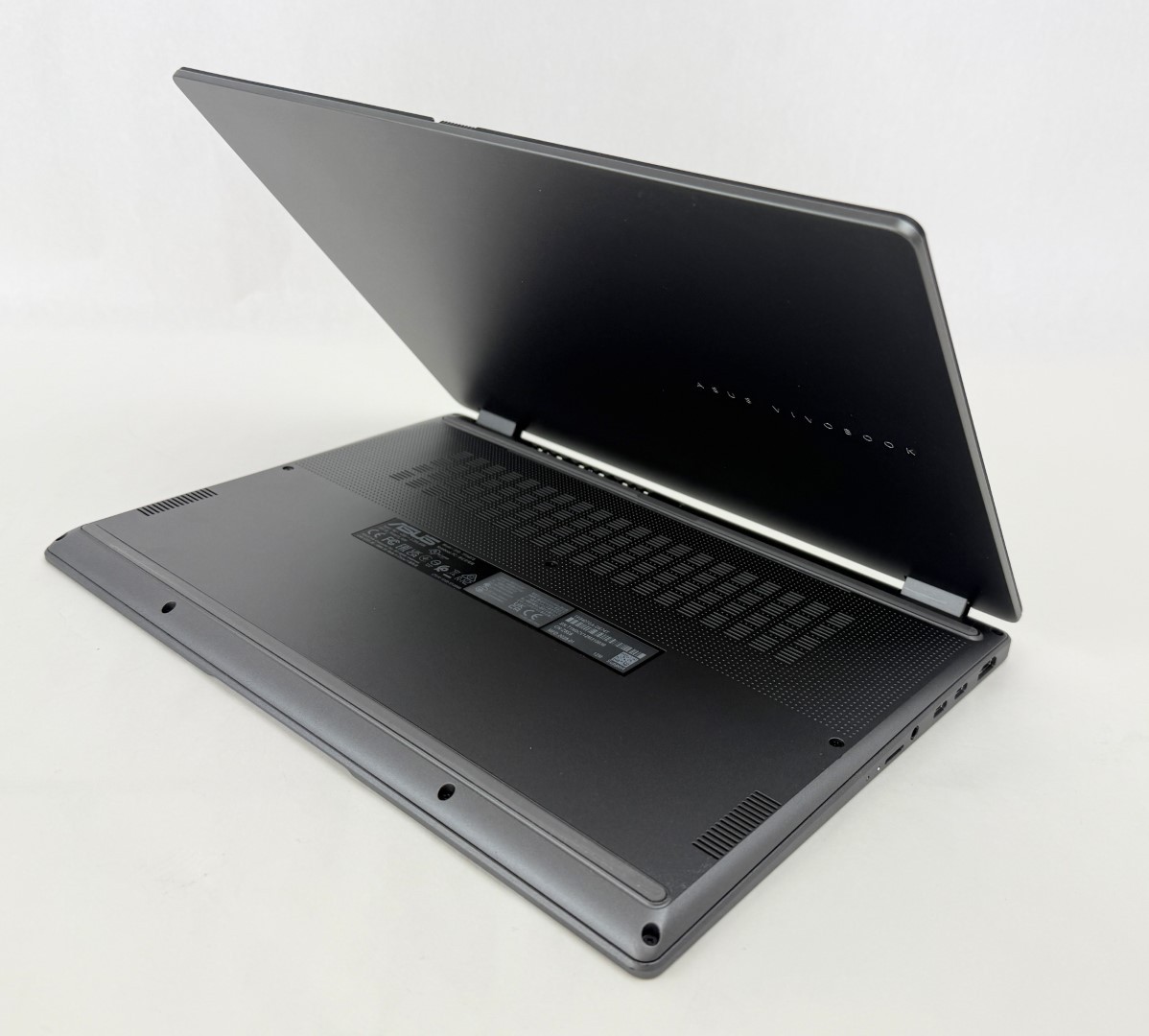 Asus VivoBook Flip TP3407SA-DS74T 14″ OLED Touch Ultra 7 256V 16GB 1TB W11H 2in1