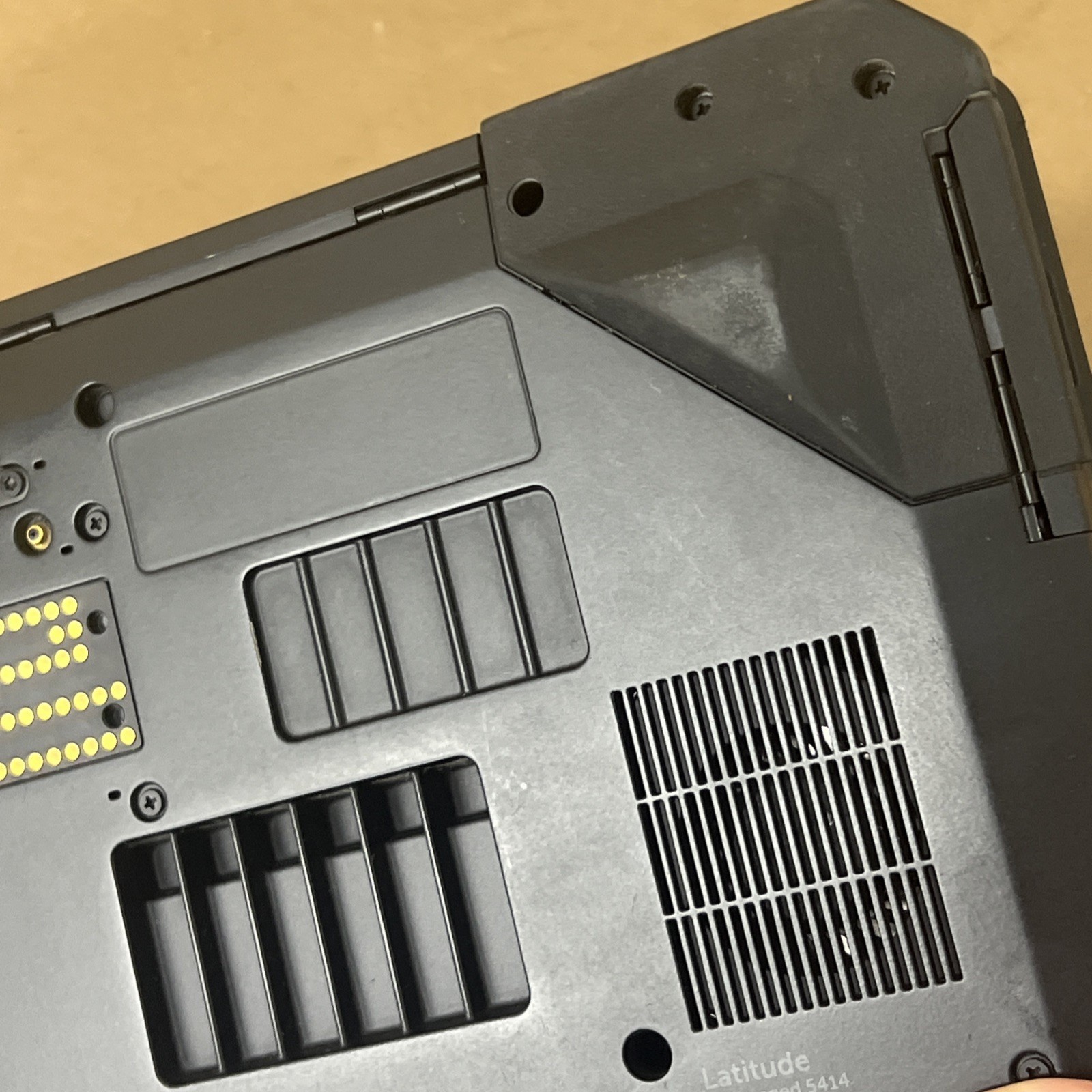 Dell Latitude 5414 Rugged Laptop i7-6600U 8GB Ram – Fair *No SSD/OS, Low Batt*