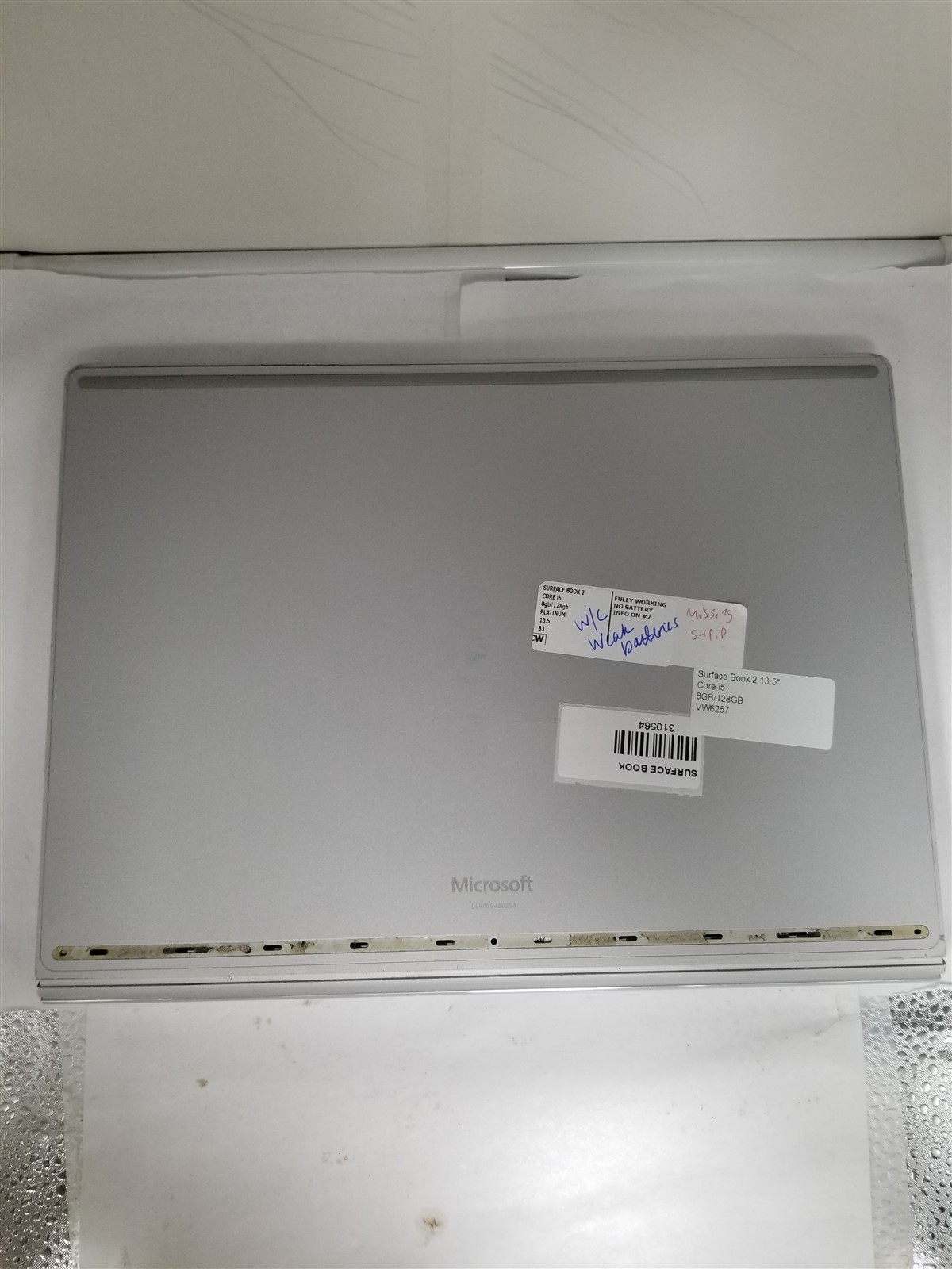 Microsoft Surface Book 2 Core i5 13.5″ 8GB/128GB Silver Reduced Price VW6257