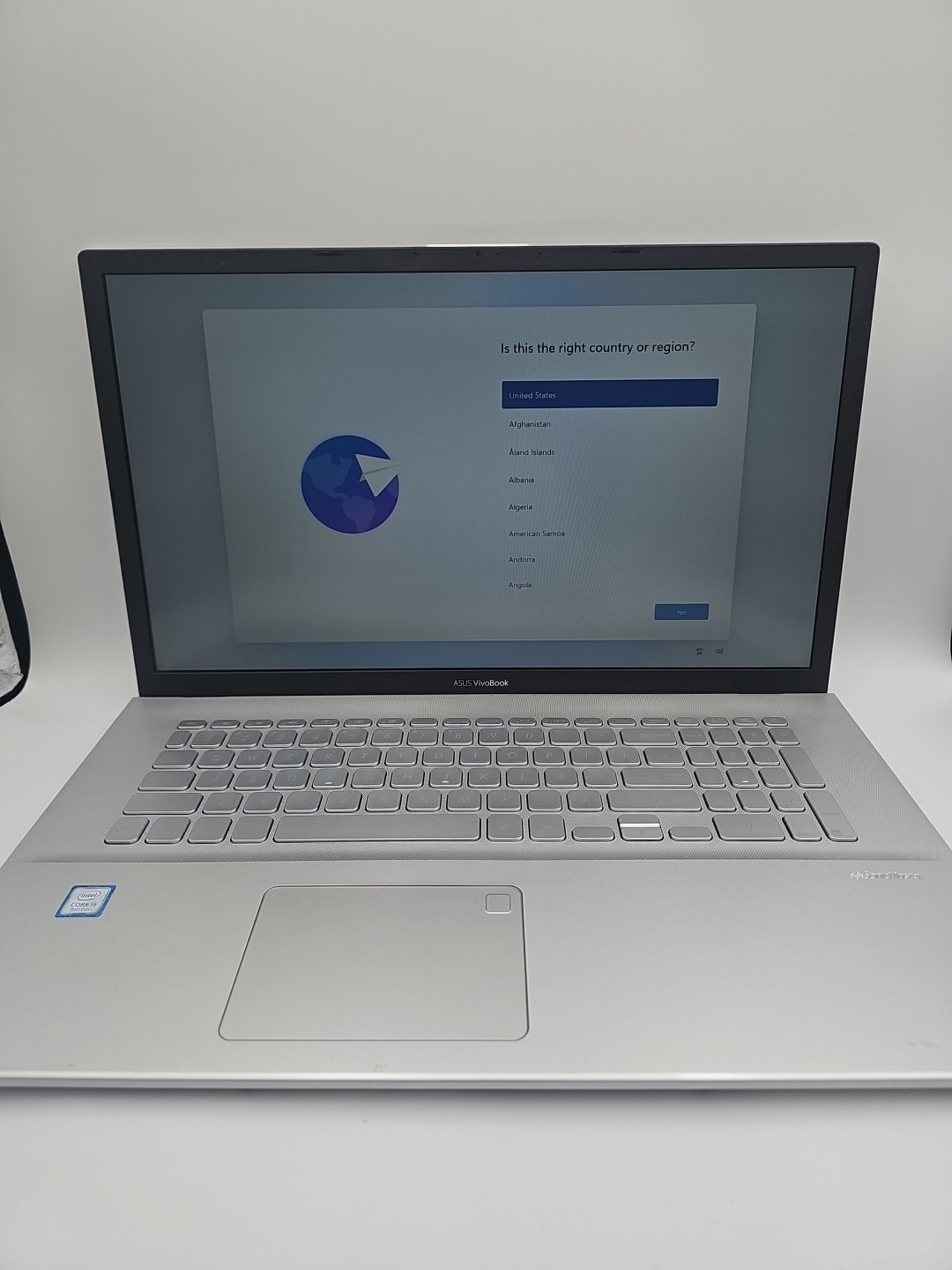 Asus Vivobook X712F i5-8265U 1.60GHz 8GB RAM 1TB HDD Windows 11 Pro