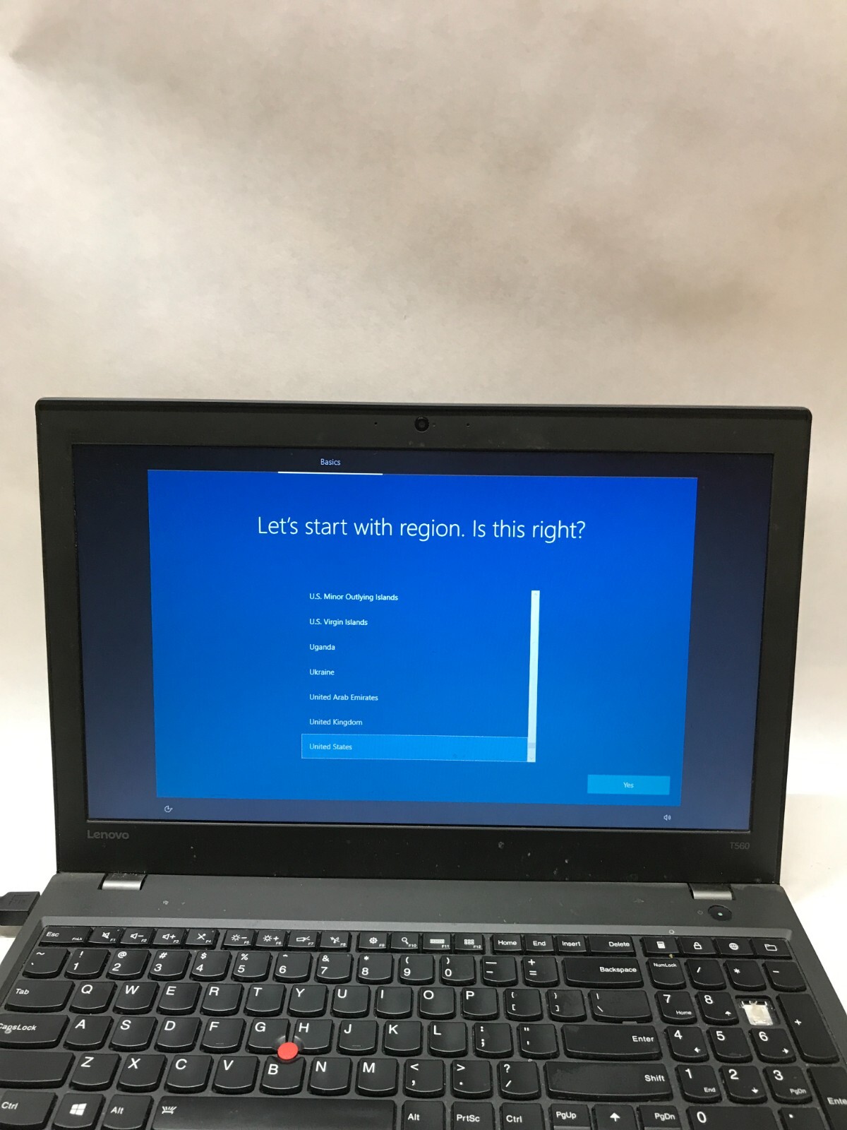 Lenovo ThinkPad T560 15″ Intel Core i5 4GB RAM 320GB HDD WIN 10 Missing Key – DW