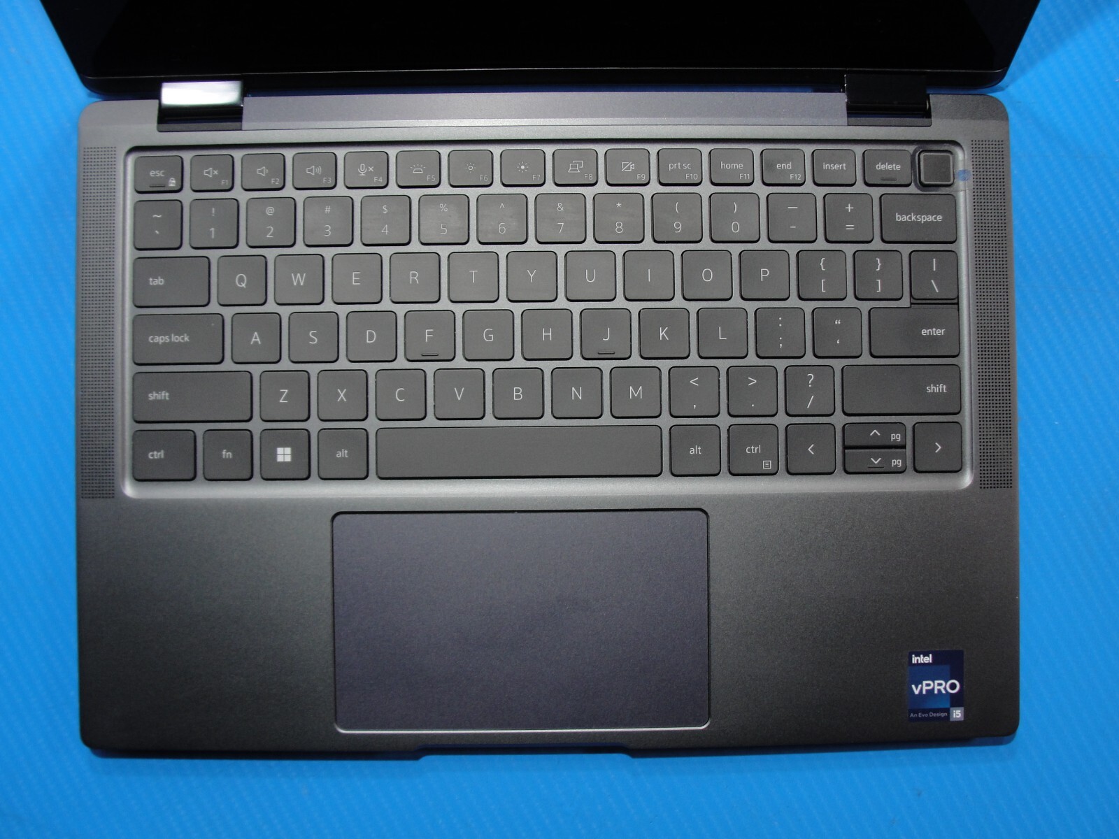 Dell Latitude 9330 2n1 13.3”WQXGA Core i5-1240U 1.8GHz 16GB SSD 256GB Warranty