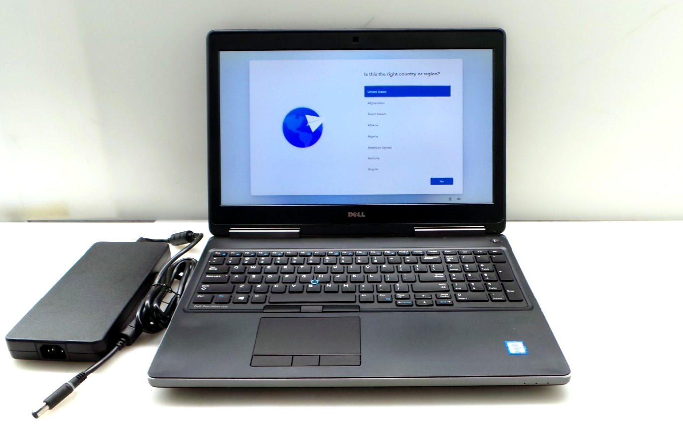 Dell Precision 7510 | 15.6″ | i7-6820HQ | 16GB 500GB SSD | Win 11 Pro
