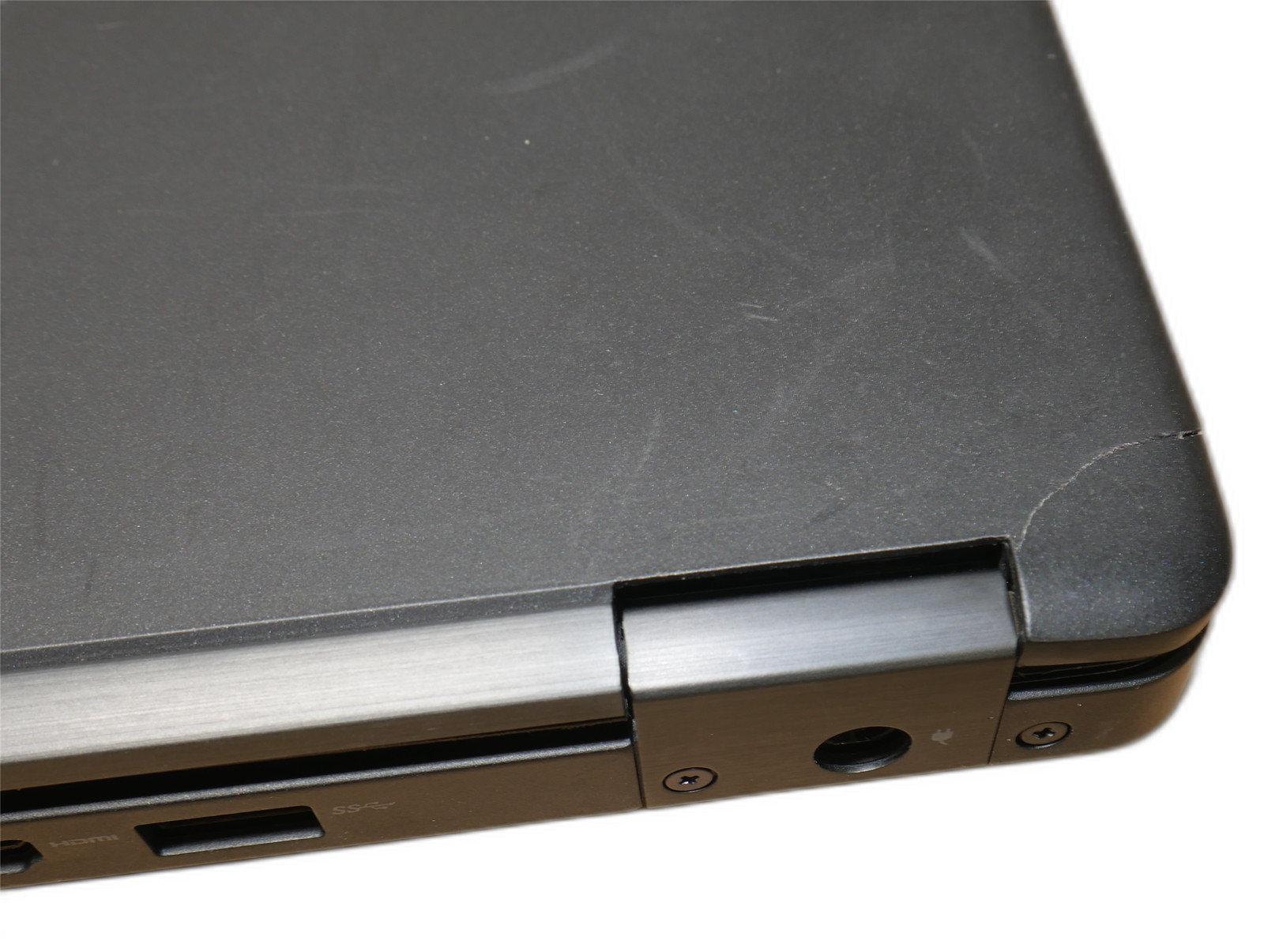 Dell Latitude 5491 Intel Core i7-8850H 2.60GHz 16 GB 256GB SSD 14″ Win 11 Pro QM
