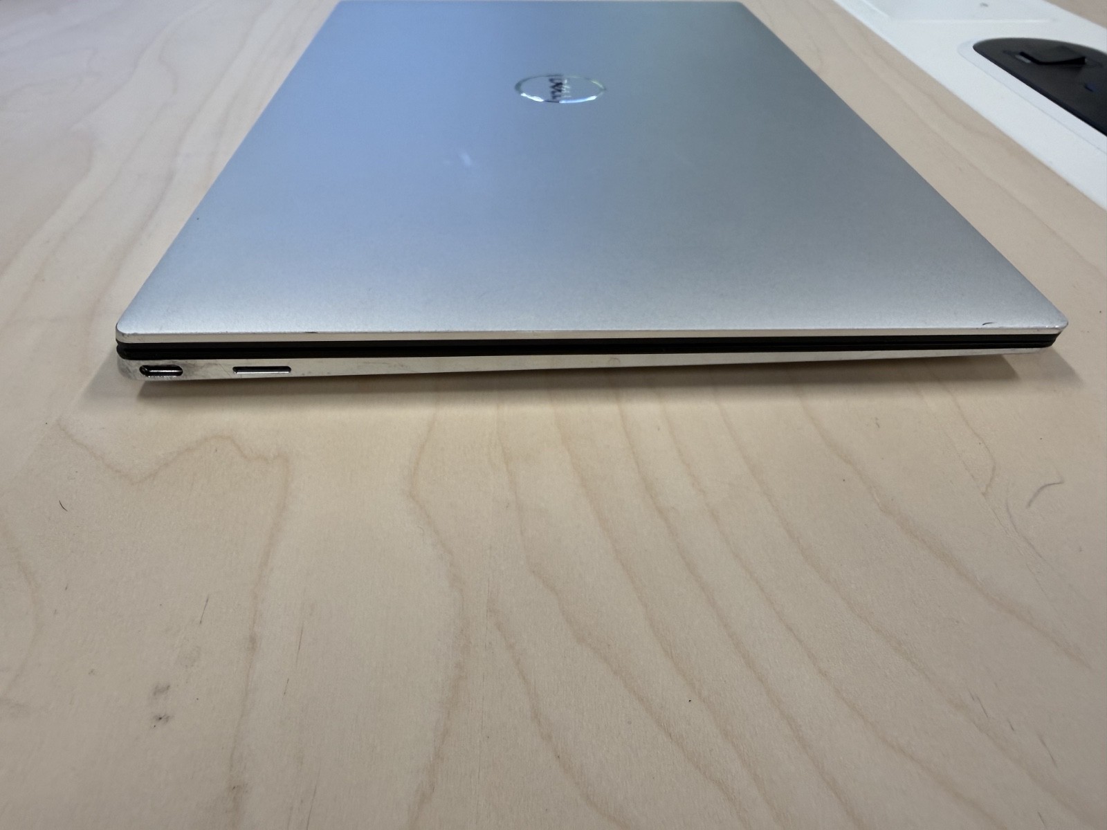 Dell XPS 13 9310 13.4″ Touch FHD+ i5-1135G7 16GB RAM 256GB SSD Win 10 Silver