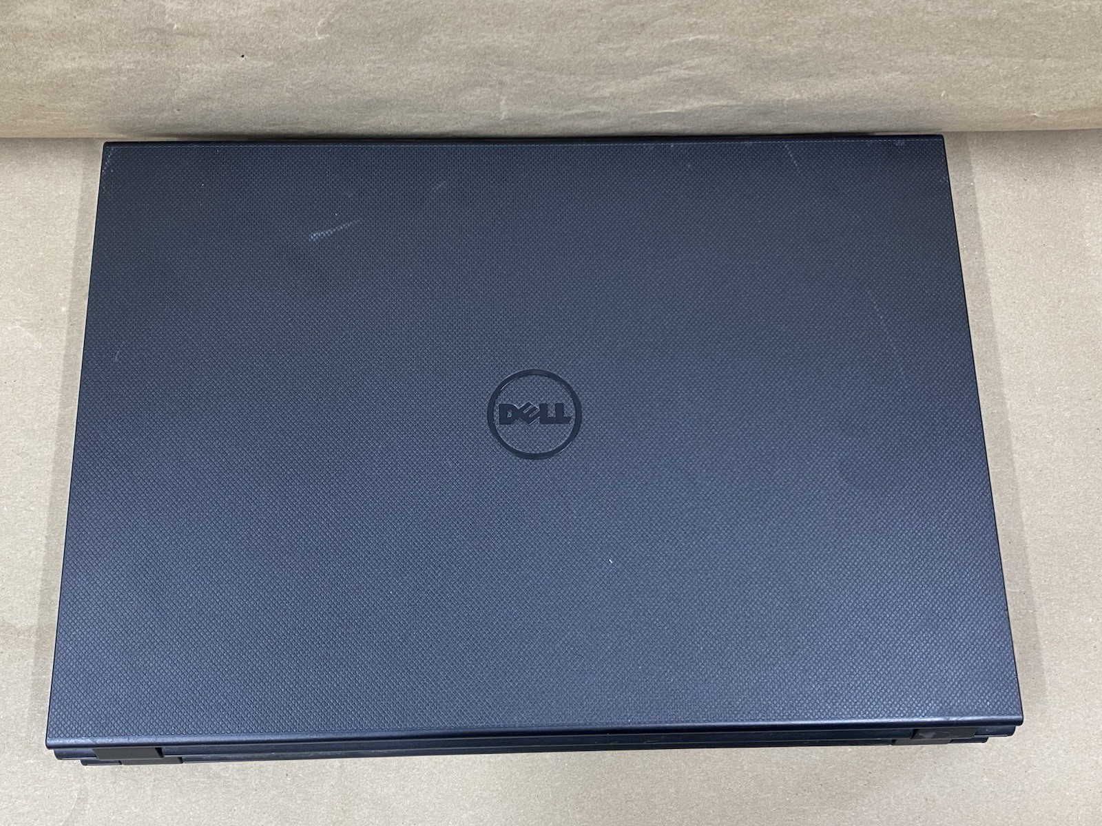 Lot of (4) Dell Inspiron 3542 – 15.5″ HD – i3-4030U – No RAM – NO HDD/ OS – READ