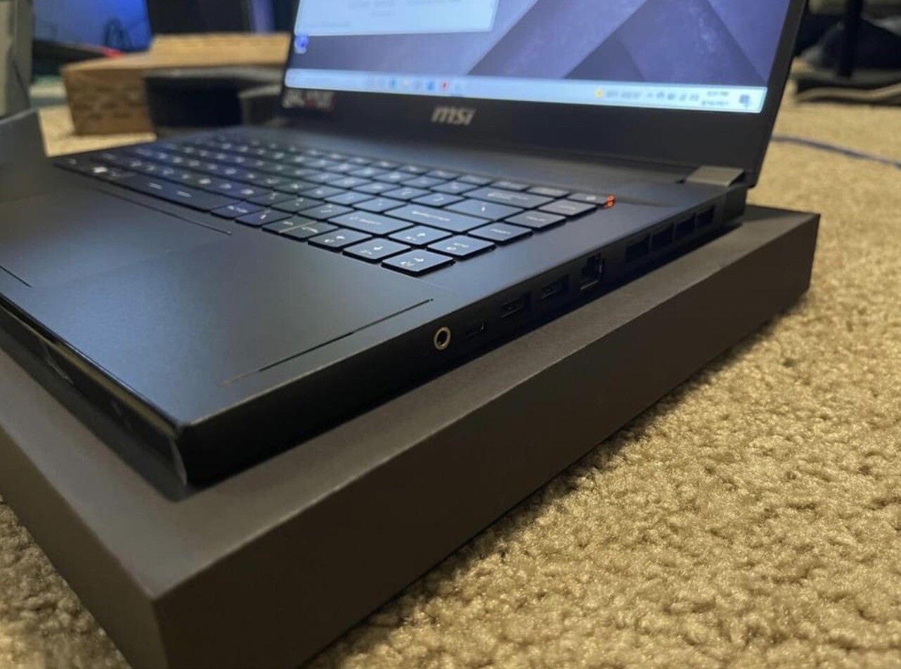 MSI GS66 Stealth 15.6″ (1TB, i7 10th Gen., 16 GB) Nvidia 2070 Max-Q