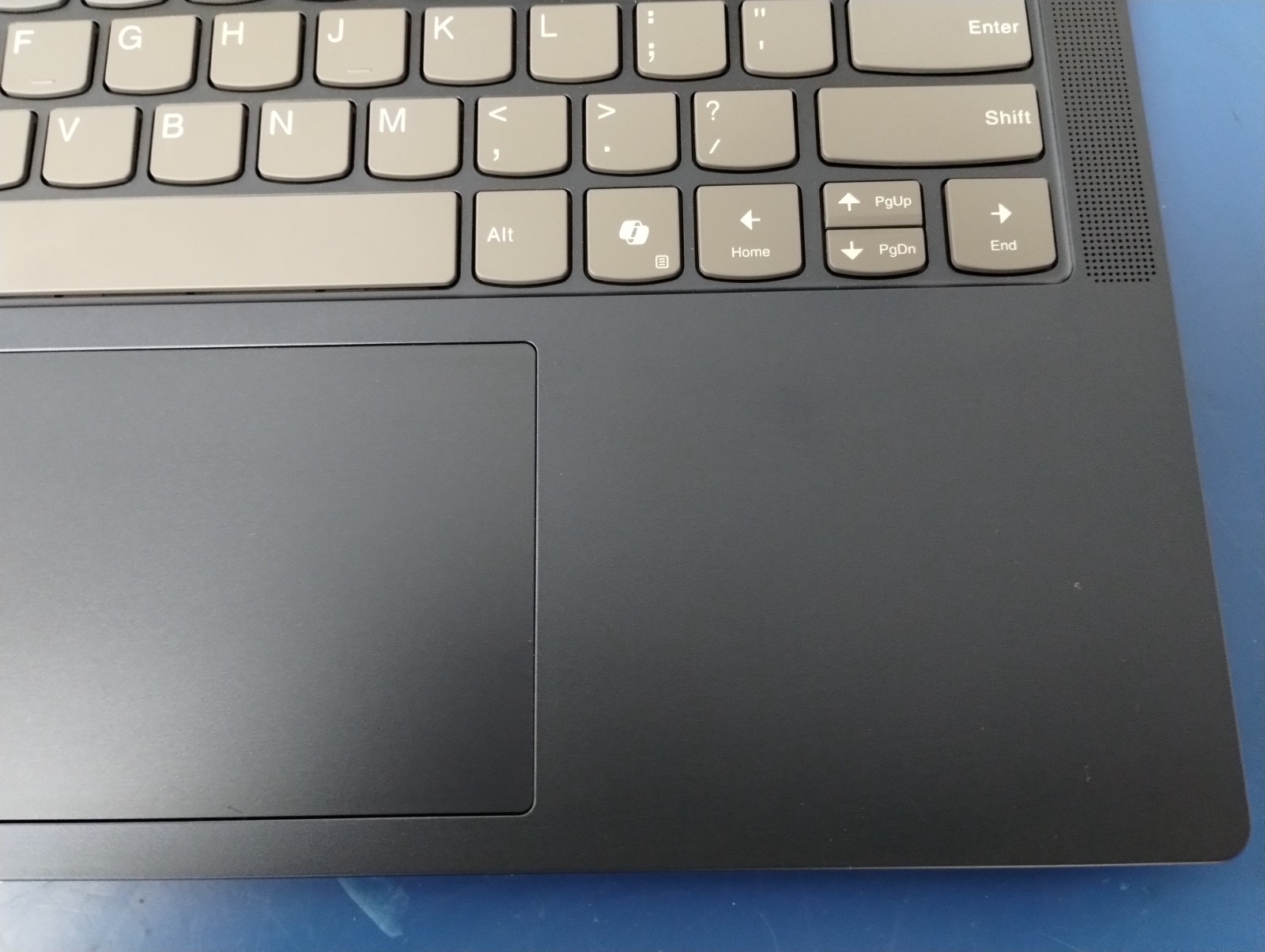 LENOVO IdeaPad 5 2-in-1 14AKP10, AMD Ryzen AI 7 350, 16 GB RAM, 1 TB NVMe SSD