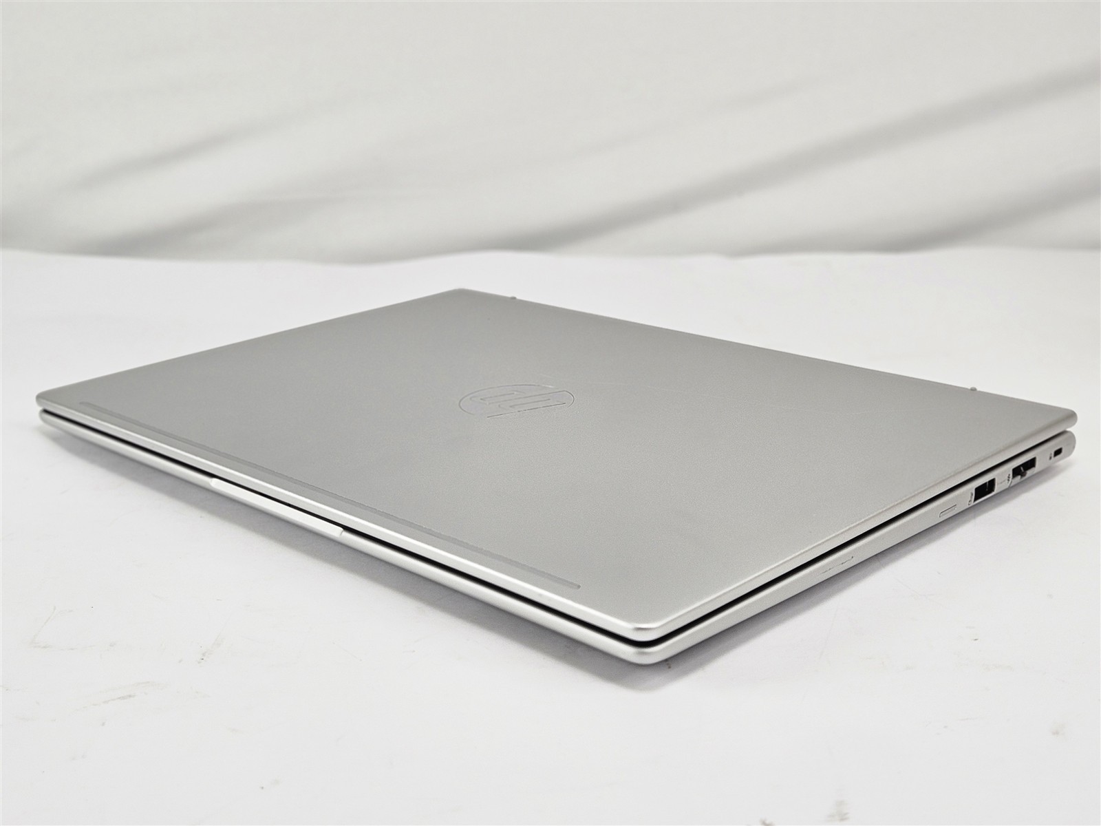 HP ProBook 445 G11 256GB SSD 16GB Ryzen 7 7735U AMD Radeon 680M 14″