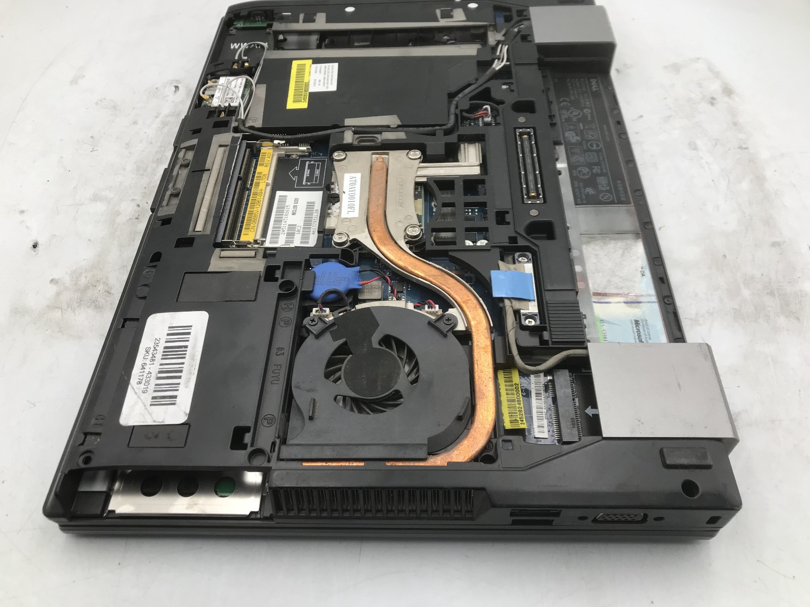 DELL LATITUDE E6410 – FOR PARTS/NO BOOT – INTEL I3 380M – NO RAM – READ DESC -BB