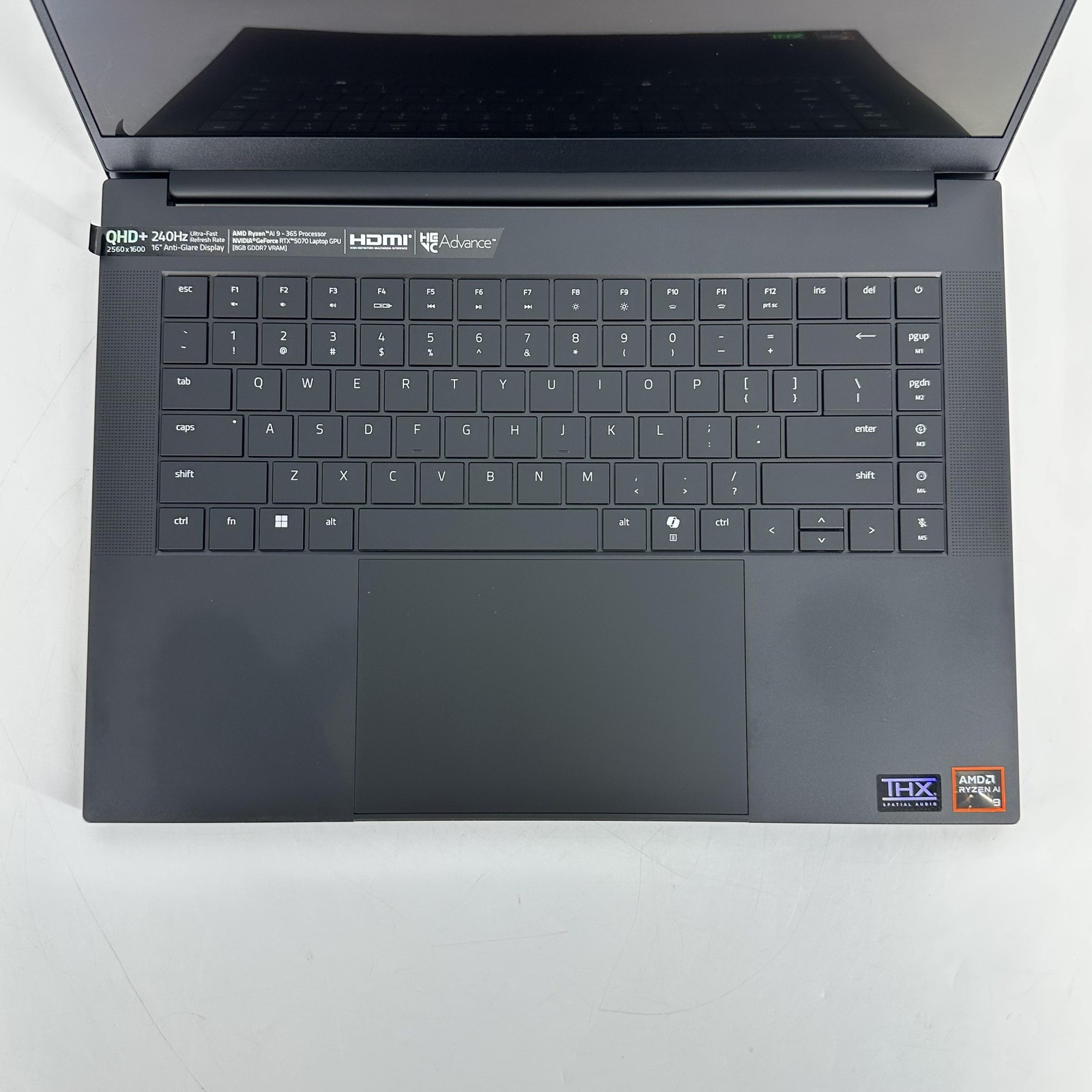 Razer Blade 16 240Hz QHD+ 2.0 GHz Ryzen AI 9 365 32GB 1TB SSD RTX 5070 Very Good