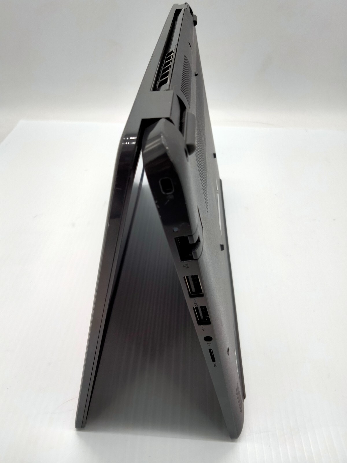 Dell Latitude 3410 14″ i5-10210U No RAM No SSD unlocked touchscreen laptop