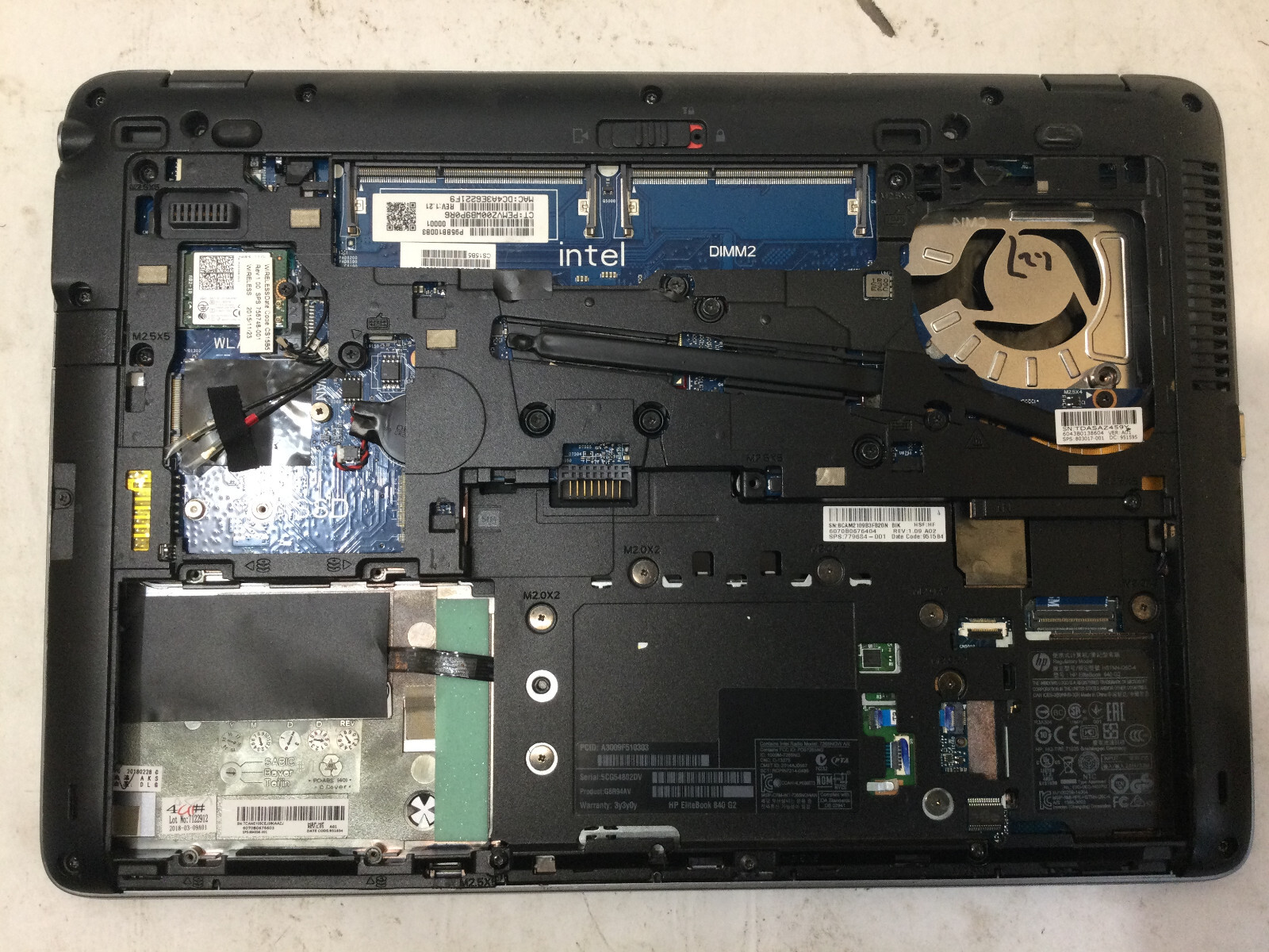 HP ELITEBOOK 840 G2 – FOR PARTS – MISSING COMPONENTS – READ DESCRIPTION – BB