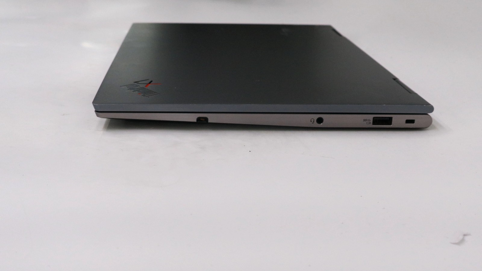 Lenovo ThinkPad X1 Yoga Gen 7 14″ i7-1265u 16GB 512GB – Good READ DESC