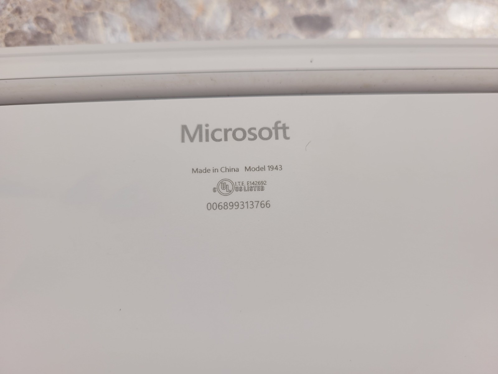 Microsoft Surface Laptop Go 1943 i5 1035G1 1.0GHZ 12.4″ 8GB 128GB Win 11 Mouse